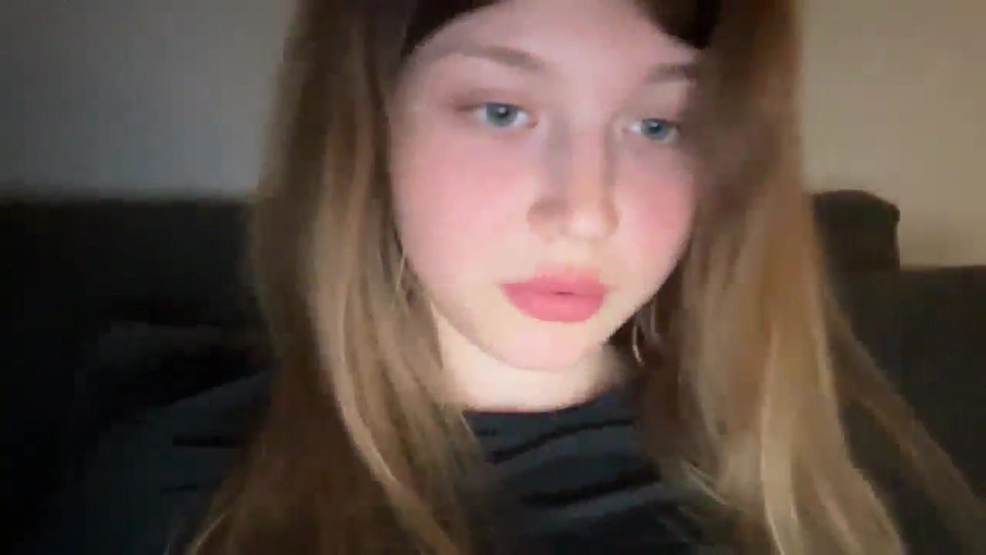 Gallery image thumbnail from Coconut_dream's myfreecams stream on, 05/20/2025, 21:19 image 8 of 20