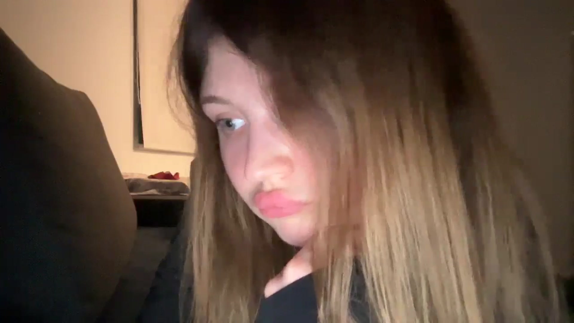 Gallery image thumbnail from Coconut_dream's myfreecams stream on, 05/20/2025, 21:19 image 4 of 20