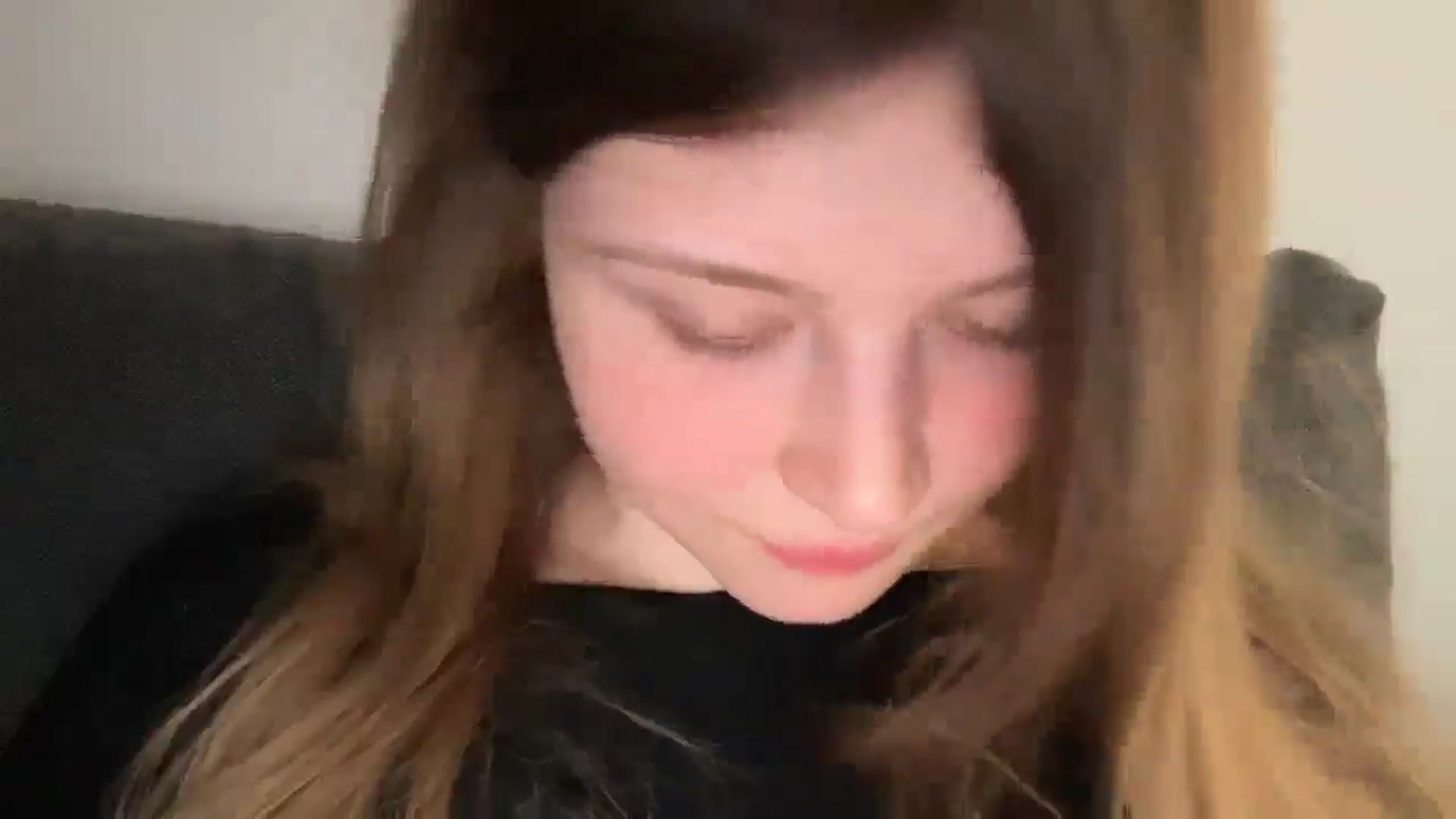 Gallery image thumbnail from Coconut_dream's myfreecams stream on, 05/21/2025, 22:13 image 16 of 20
