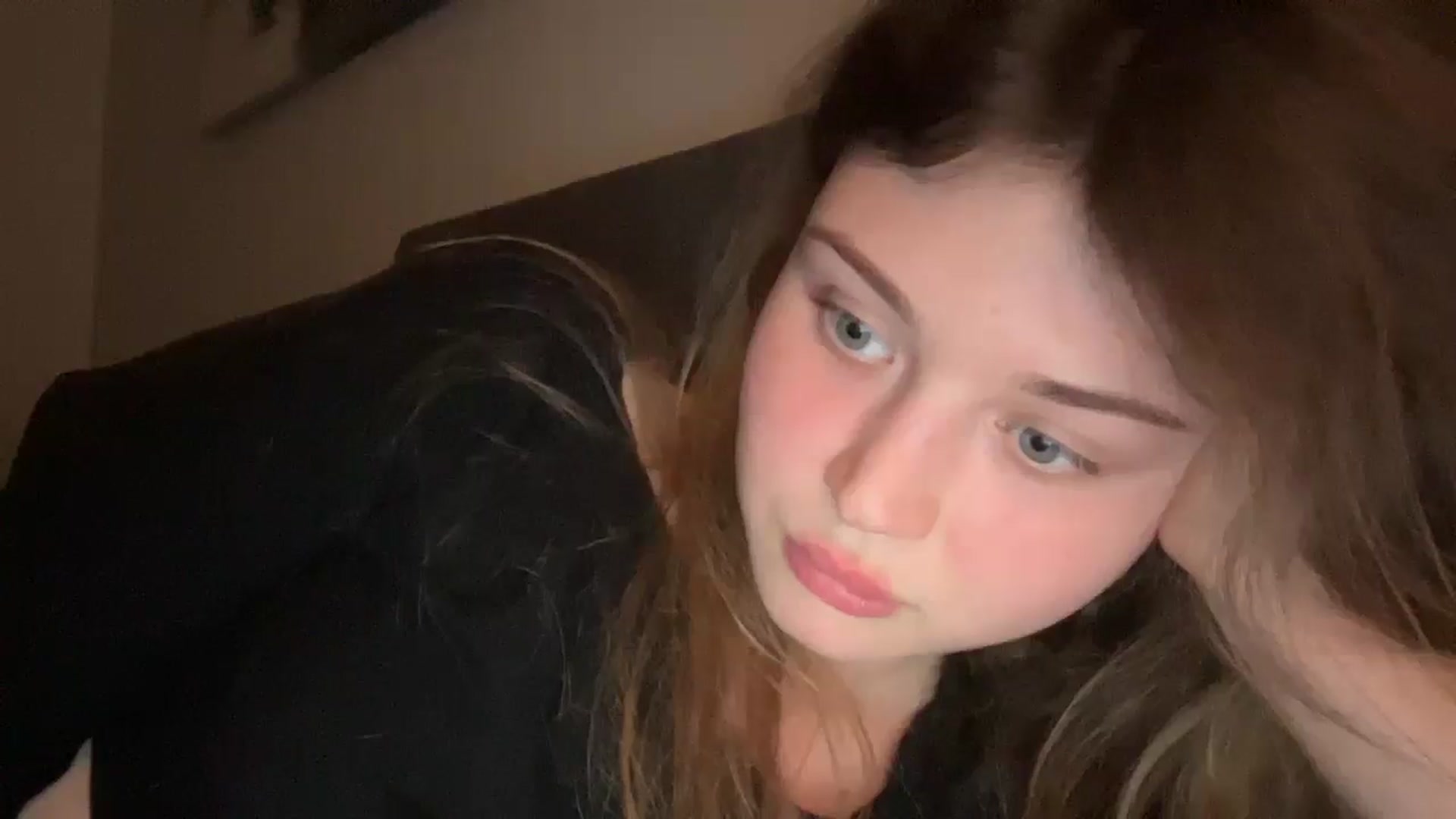 Gallery image thumbnail from Coconut_dream's myfreecams stream on, 05/25/2025, 24:09 image 19 of 20