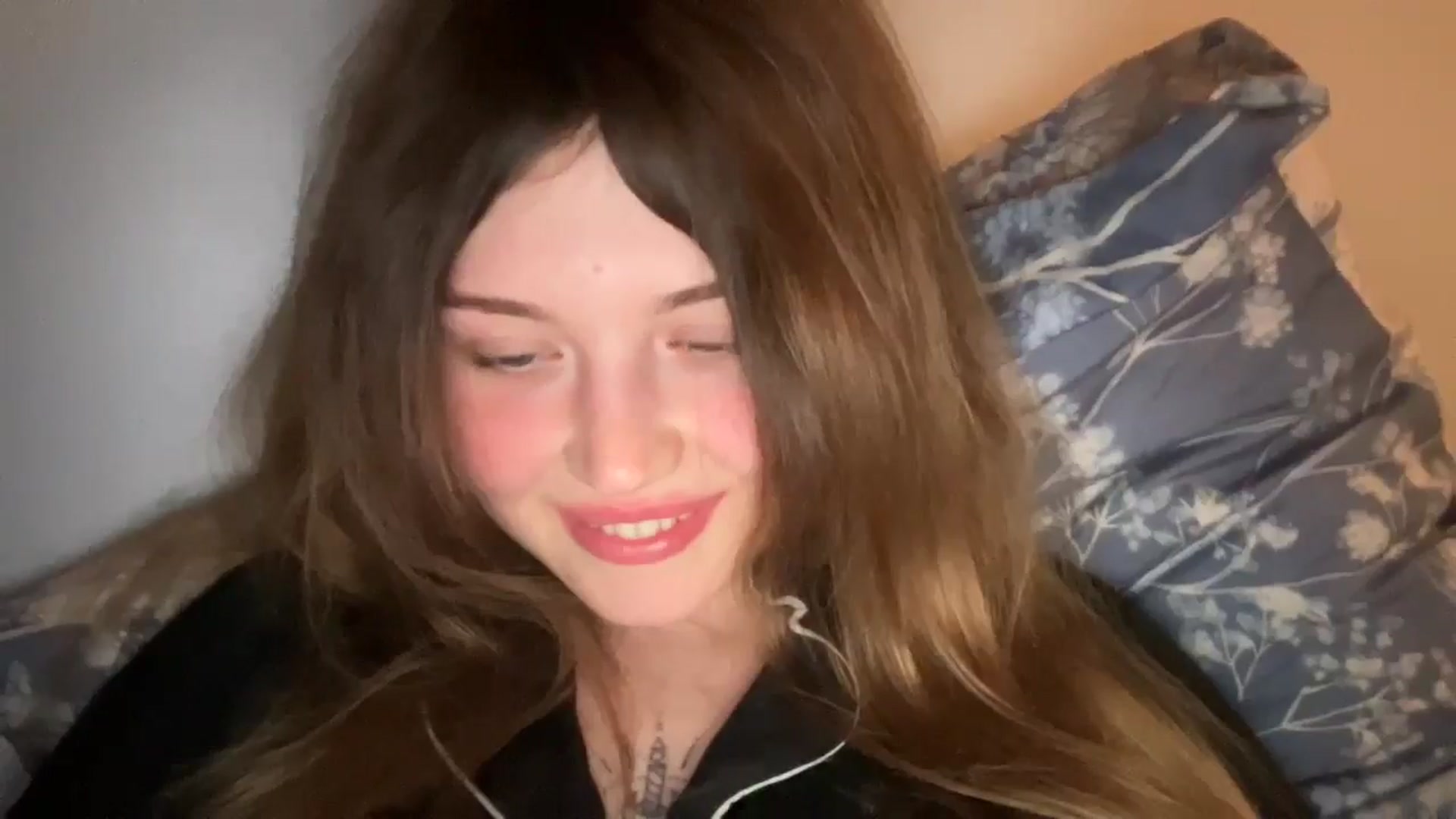 Gallery image thumbnail from Coconut_dream's myfreecams stream on, 05/26/2025, 24:02 image 8 of 20