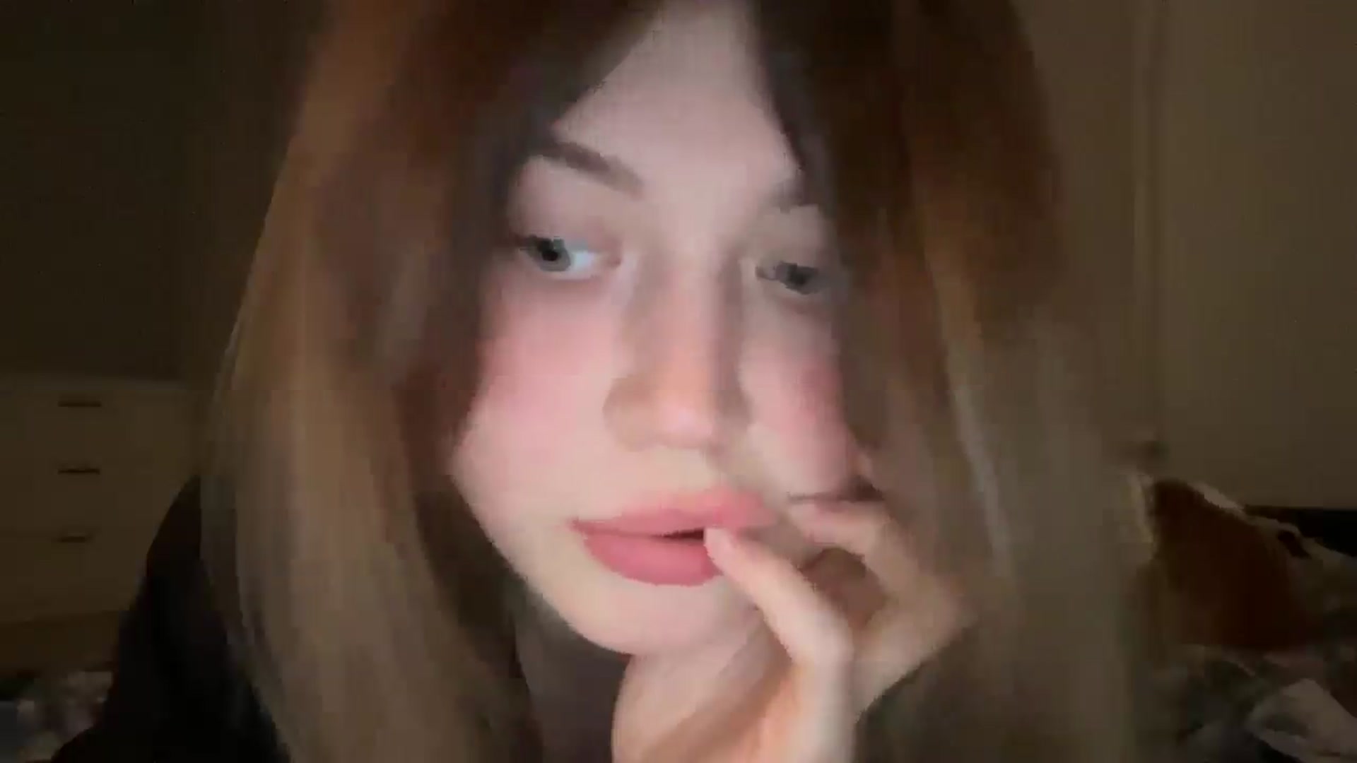Gallery image thumbnail from Coconut_dream's myfreecams stream on, 05/26/2025, 24:02 image 14 of 20