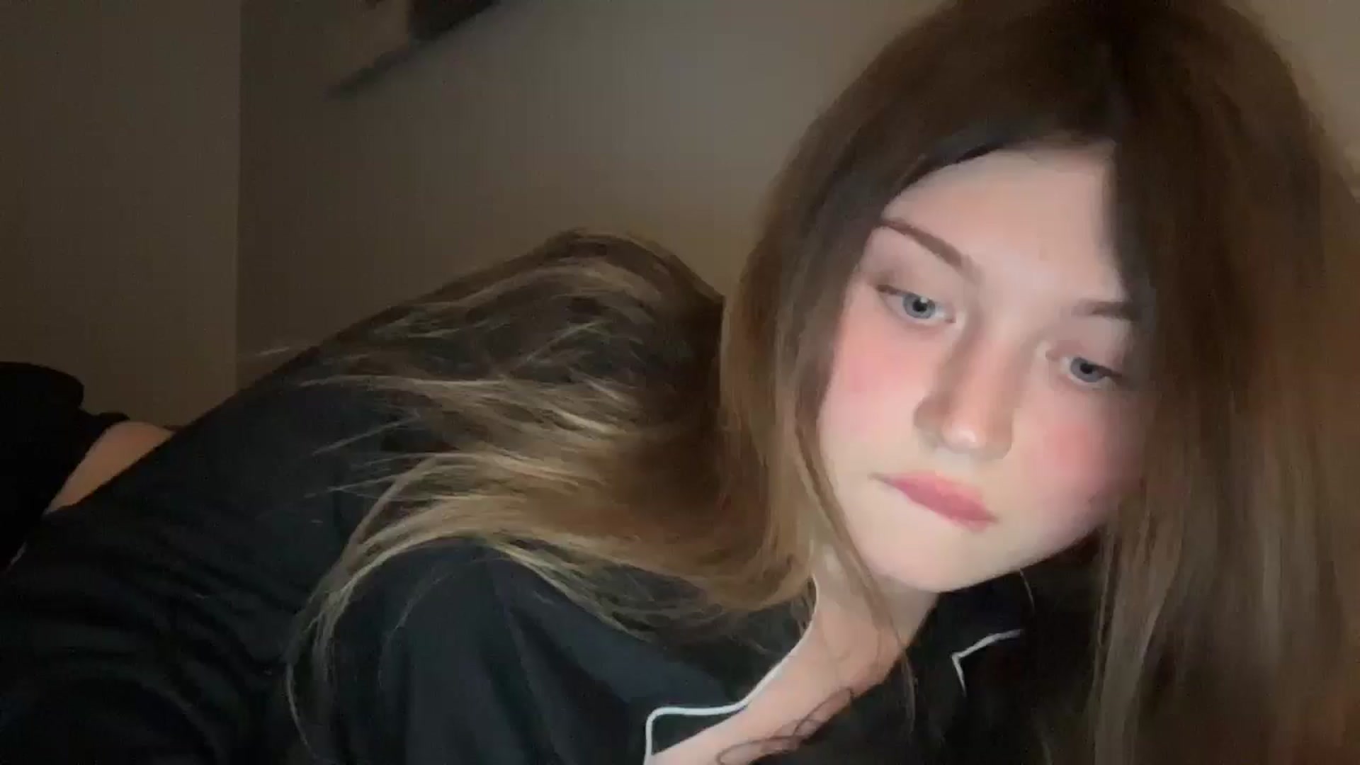 Gallery image thumbnail from Coconut_dream's myfreecams stream on, 05/26/2025, 24:02 image 10 of 20