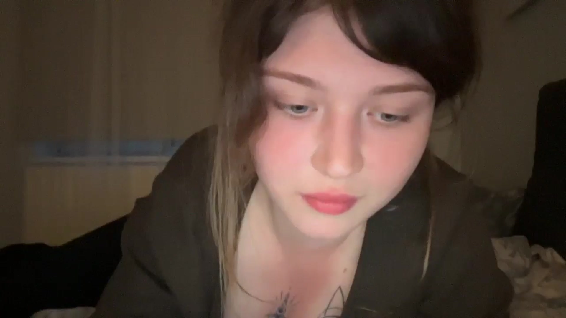 Gallery image thumbnail from Coconut_dream's myfreecams stream on, 06/02/2025, 20:50 image 16 of 20