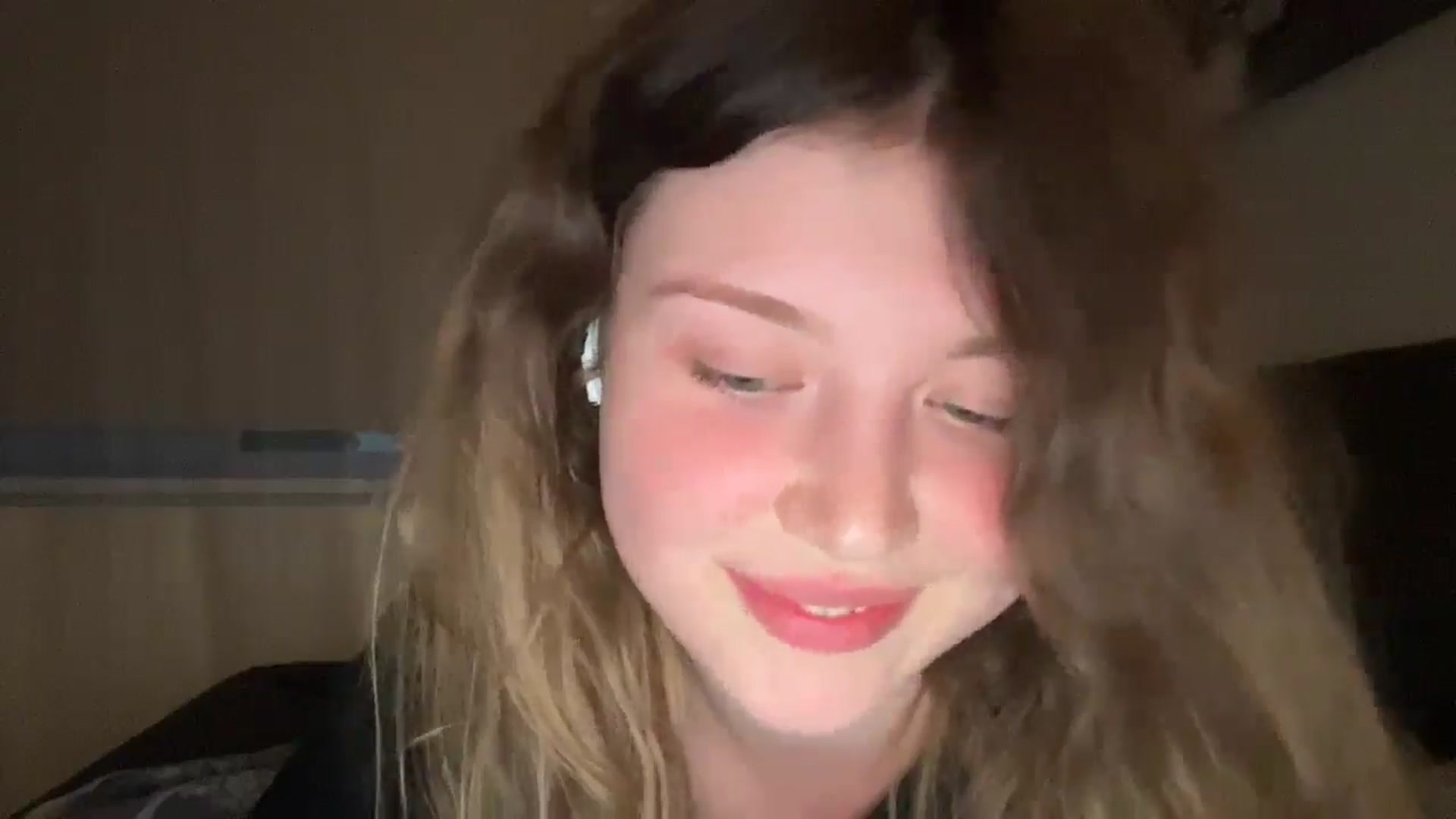 Gallery image thumbnail from Coconut_dream's myfreecams stream on, 06/03/2025, 20:34 image 17 of 20