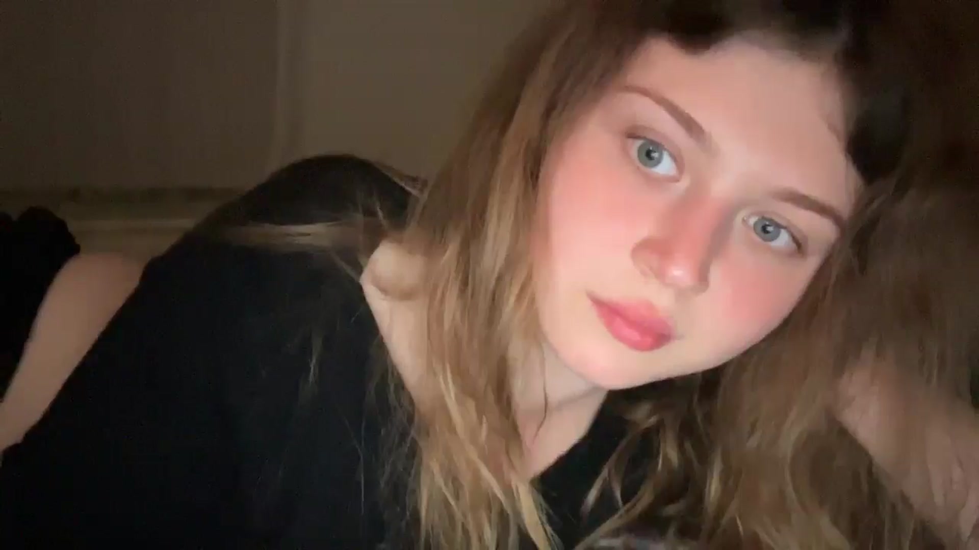 Gallery image thumbnail from Coconut_dream's myfreecams stream on, 06/03/2025, 23:04 image 12 of 20