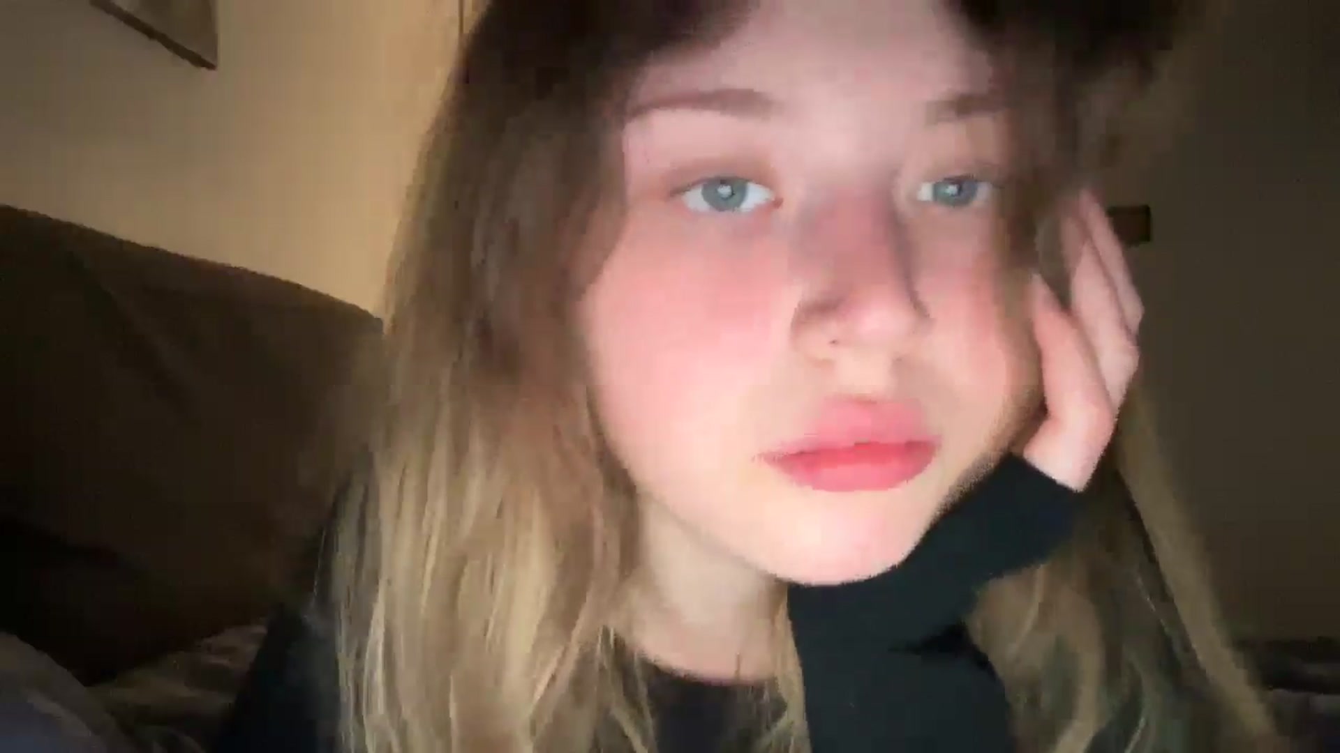 Gallery image thumbnail from Coconut_dream's myfreecams stream on, 06/03/2025, 23:04 image 19 of 20