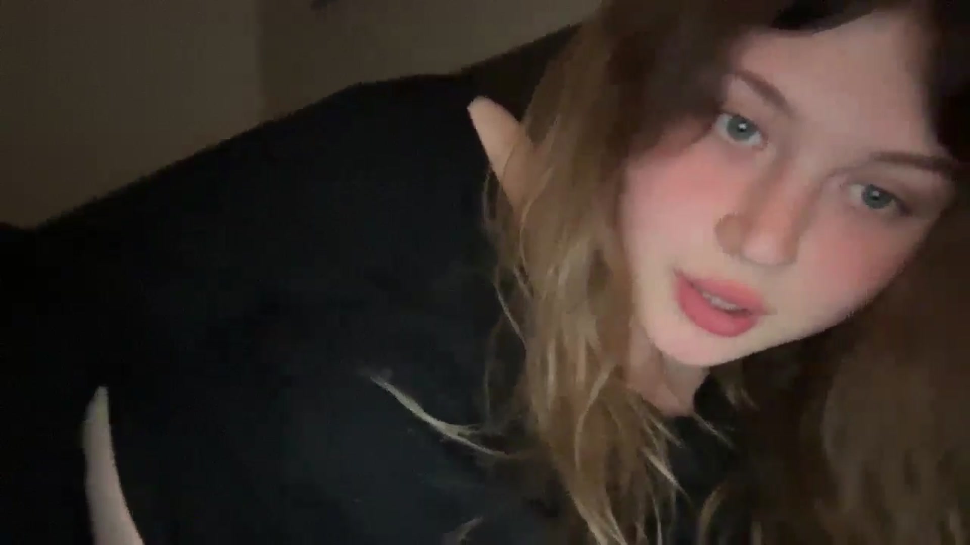 Gallery image thumbnail from Coconut_dream's myfreecams stream on, 06/10/2025, 21:46 image 6 of 20