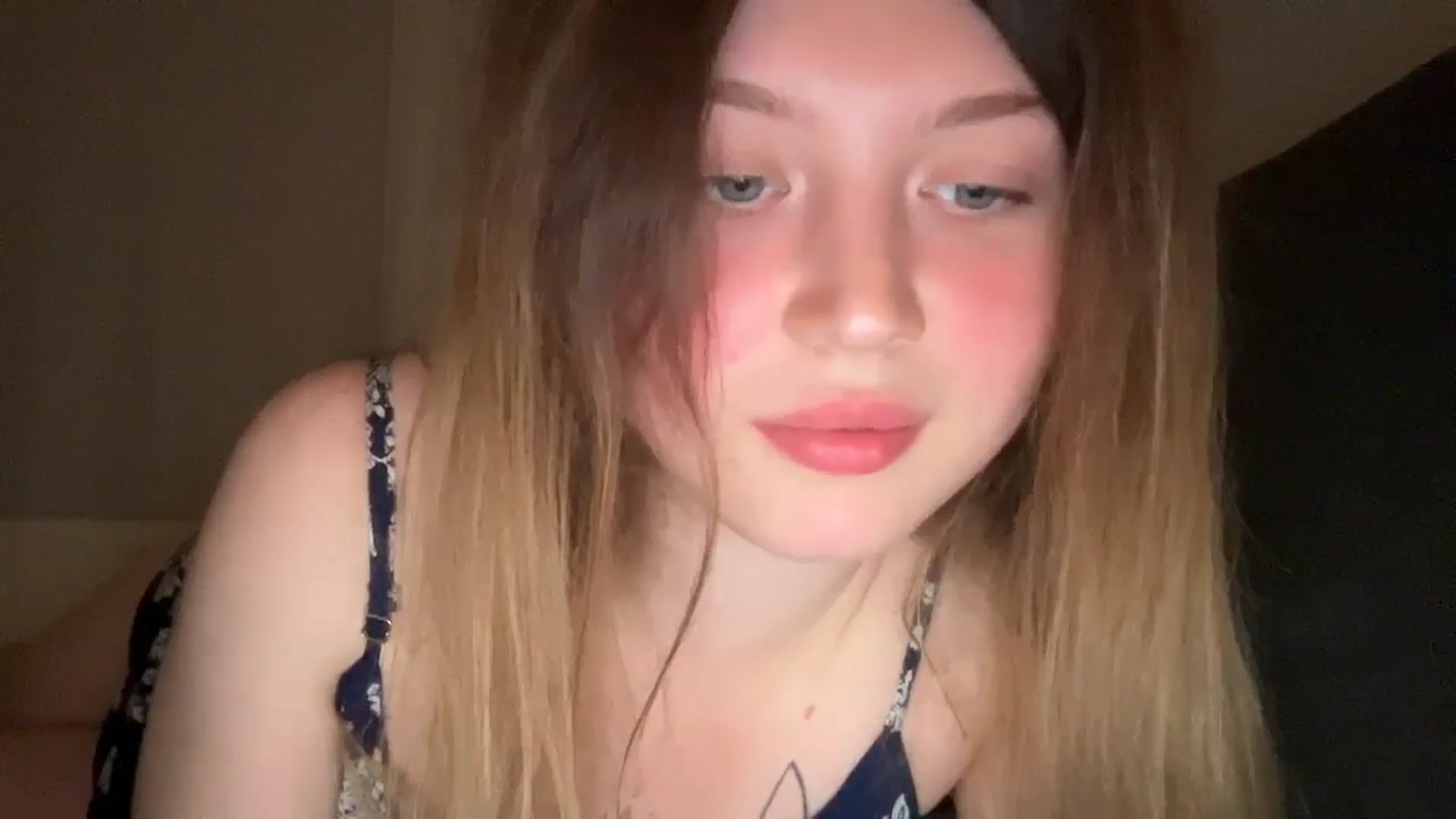 Gallery image thumbnail from Coconut_dream's myfreecams stream on, 06/20/2025, 21:51 image 15 of 20