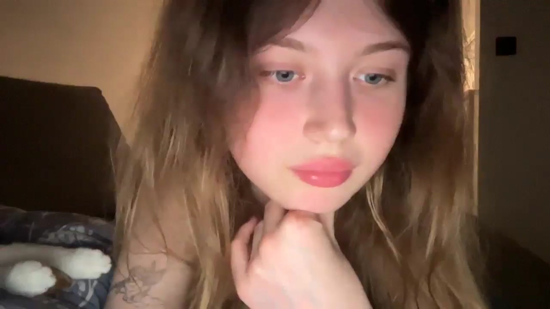 Gallery image thumbnail from Coconut_dream's myfreecams stream on, 06/22/2025, 24:03 image 14 of 20