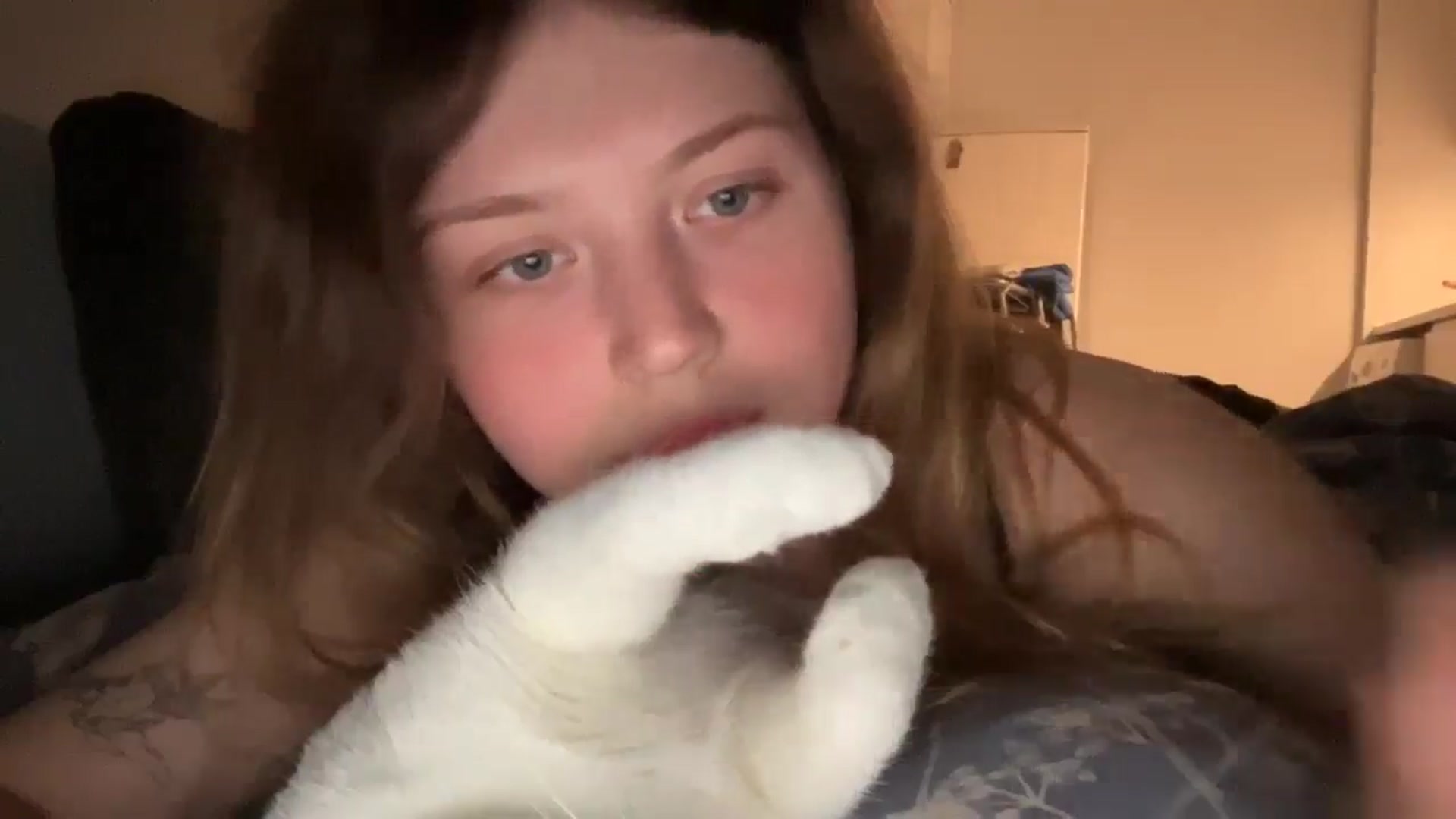 Gallery image thumbnail from Coconut_dream's myfreecams stream on, 06/22/2025, 24:03 image 7 of 20