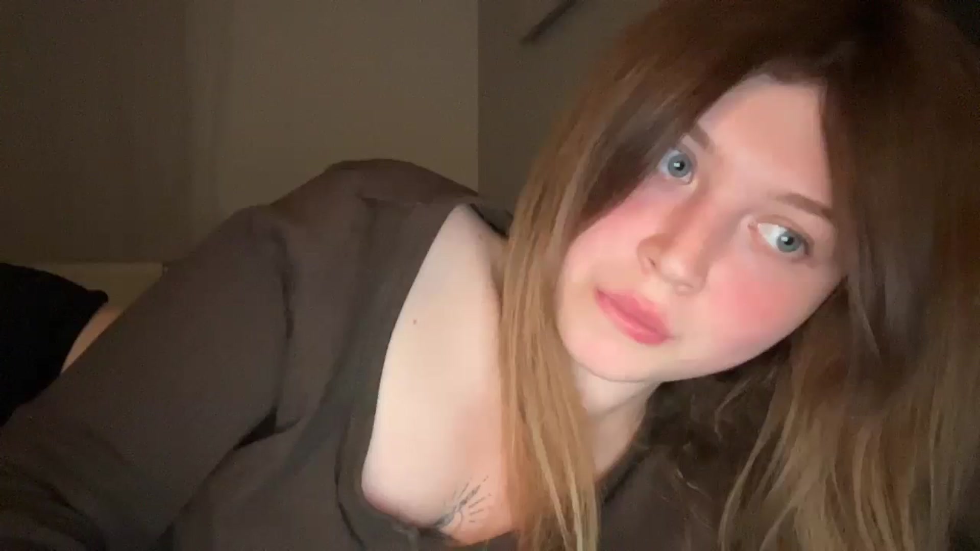 Gallery image thumbnail from Coconut_dream's myfreecams stream on, 06/22/2025, 23:49 image 1 of 20