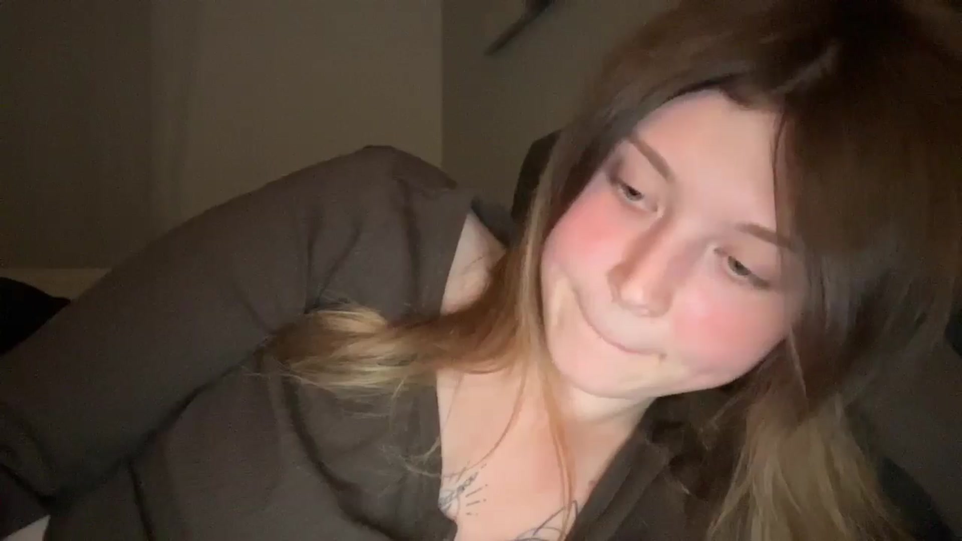 Gallery image thumbnail from Coconut_dream's myfreecams stream on, 06/22/2025, 23:49 image 3 of 20