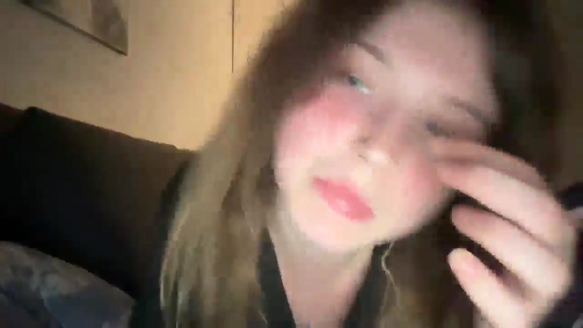 Gallery image thumbnail from Coconut_dream's myfreecams stream on, 06/23/2025, 21:31 image 19 of 20