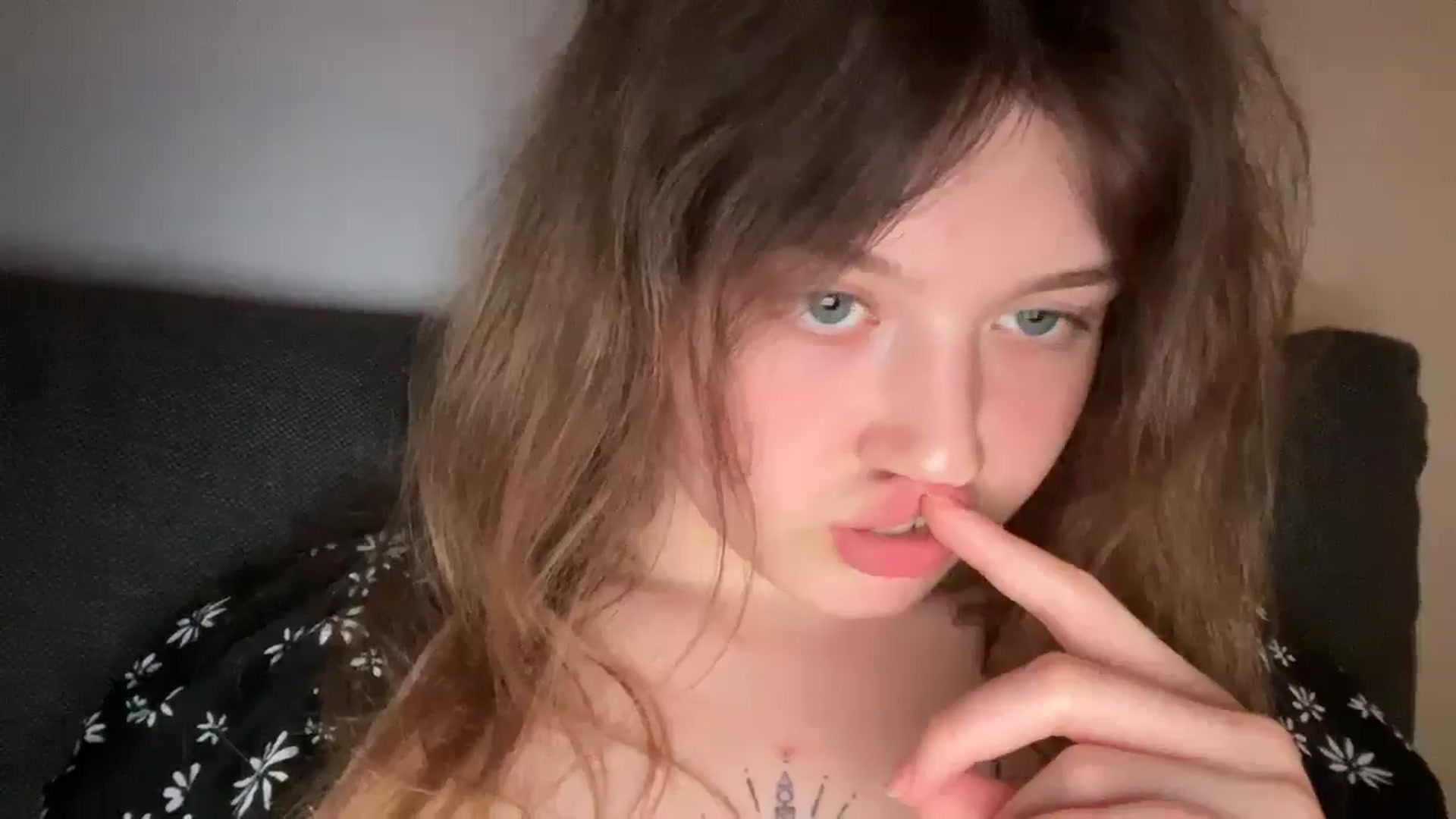 Gallery image thumbnail from Coconut_dream's myfreecams stream on, 07/06/2025, 20:48 image 3 of 20