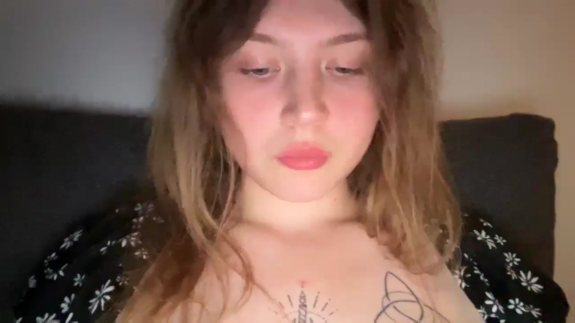 Gallery image thumbnail from Coconut_dream's myfreecams stream on, 07/06/2025, 20:48 image 2 of 20