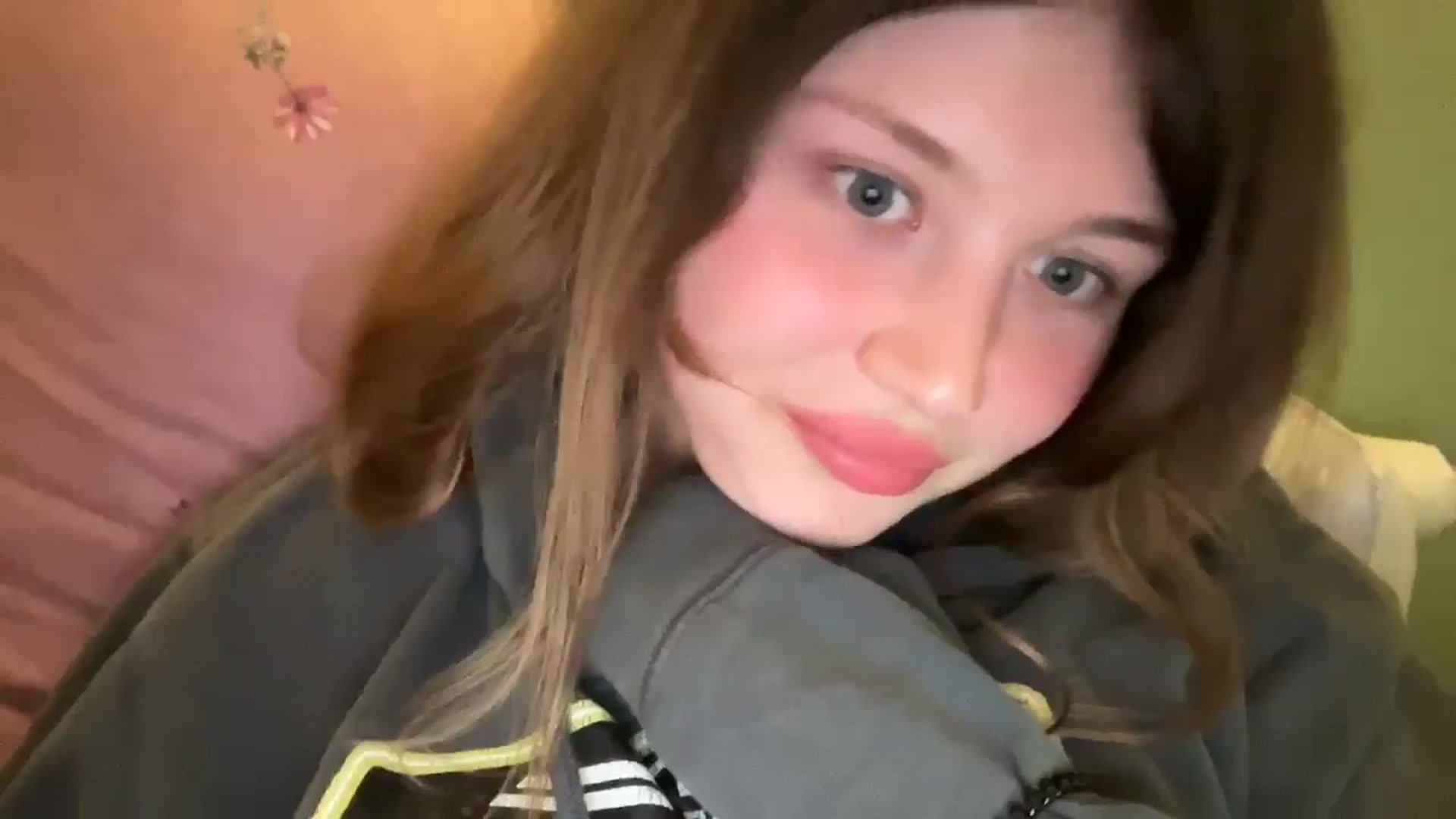 Gallery image thumbnail from Coconut_dream's myfreecams stream on, 07/13/2025, 23:08 image 16 of 20