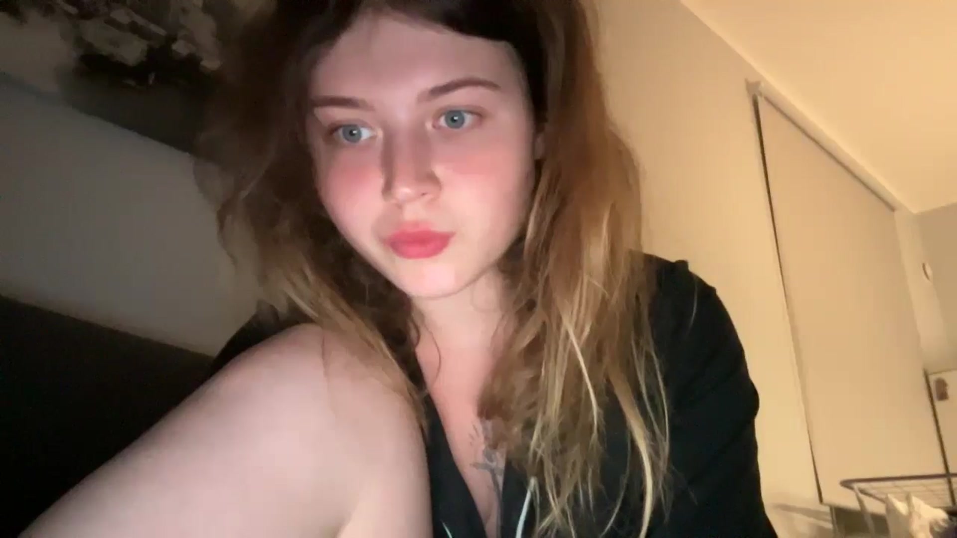 Gallery image thumbnail from Coconut_dream's myfreecams stream on, 08/02/2025, 23:38 image 17 of 20