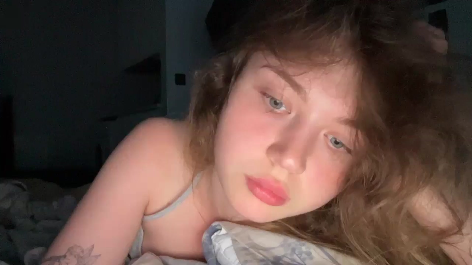 Gallery image thumbnail from Coconut_dream's myfreecams stream on, 08/04/2025, 05:31 image 12 of 20