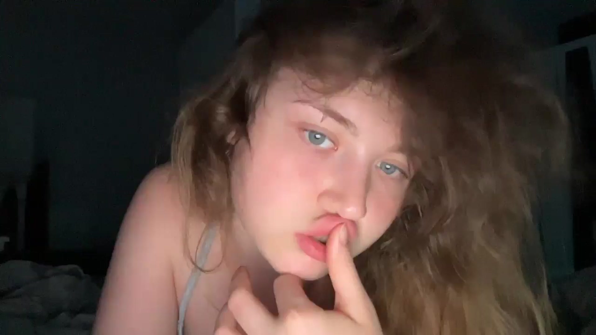 Gallery image thumbnail from Coconut_dream's myfreecams stream on, 08/04/2025, 05:31 image 10 of 20