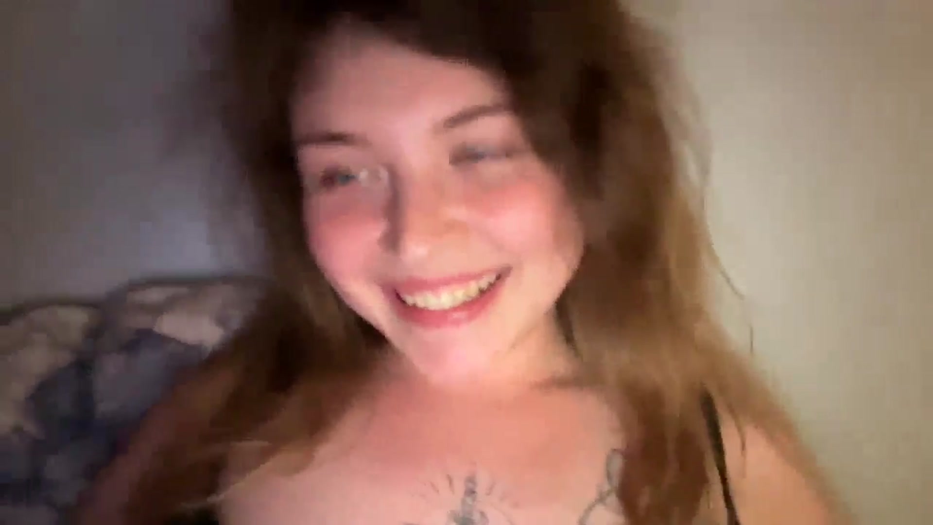 Gallery image thumbnail from Coconut_dream's myfreecams stream on, 08/04/2025, 20:53 image 8 of 20
