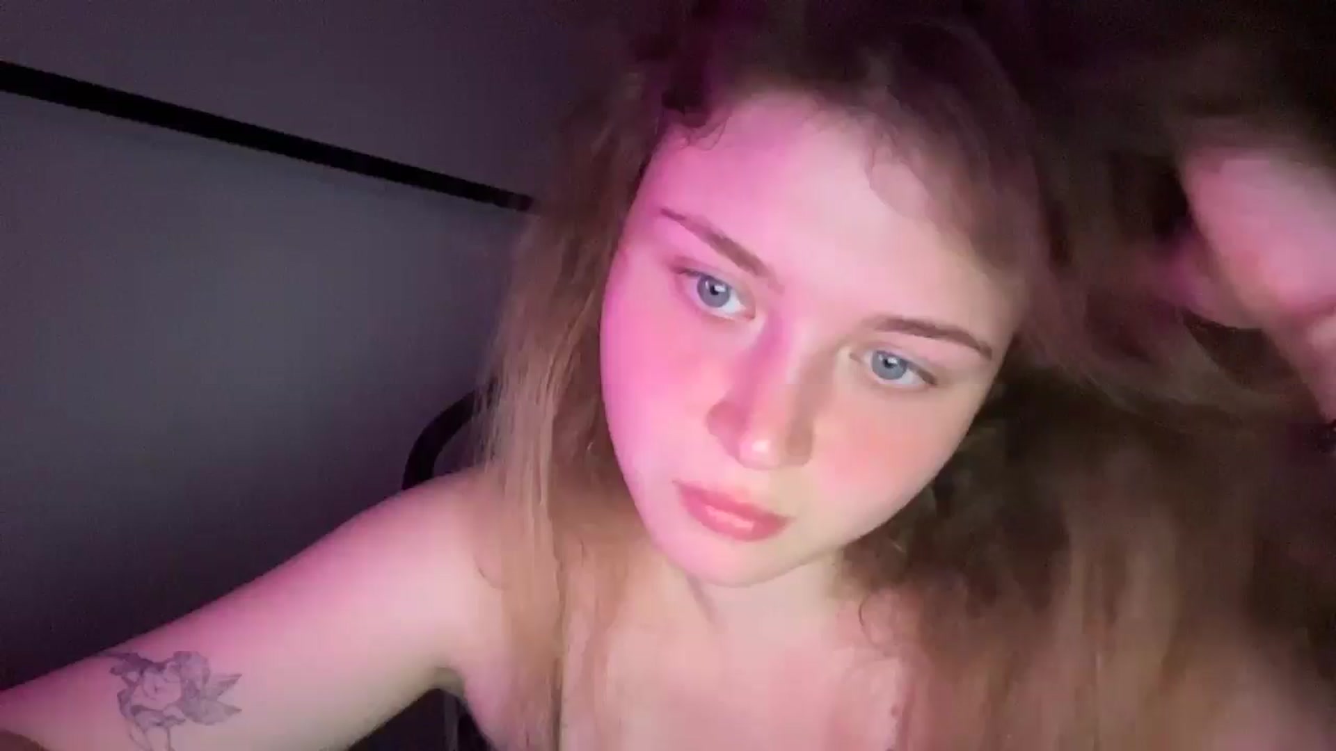 Gallery image thumbnail from Coconut_dream's myfreecams stream on, 08/09/2025, 23:10 image 6 of 20