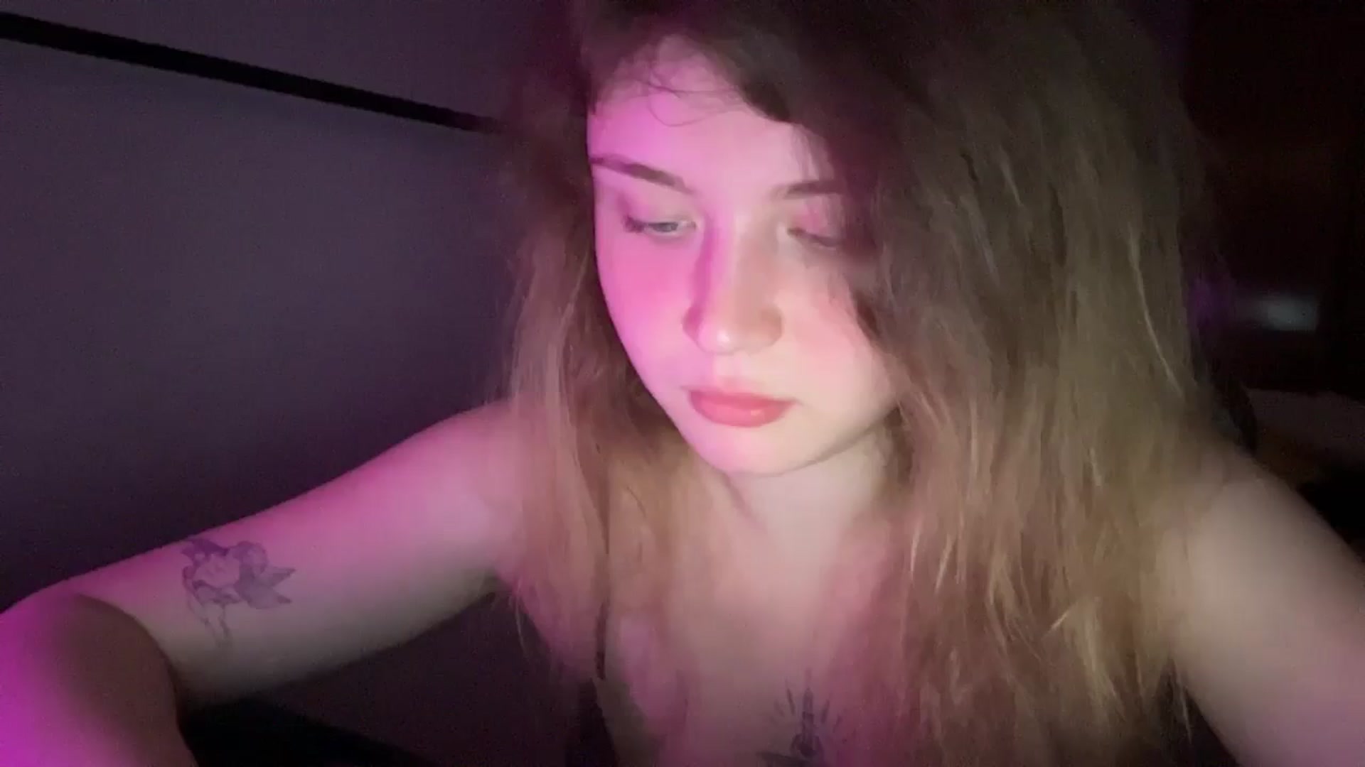 Gallery image thumbnail from Coconut_dream's myfreecams stream on, 08/09/2025, 23:10 image 18 of 20