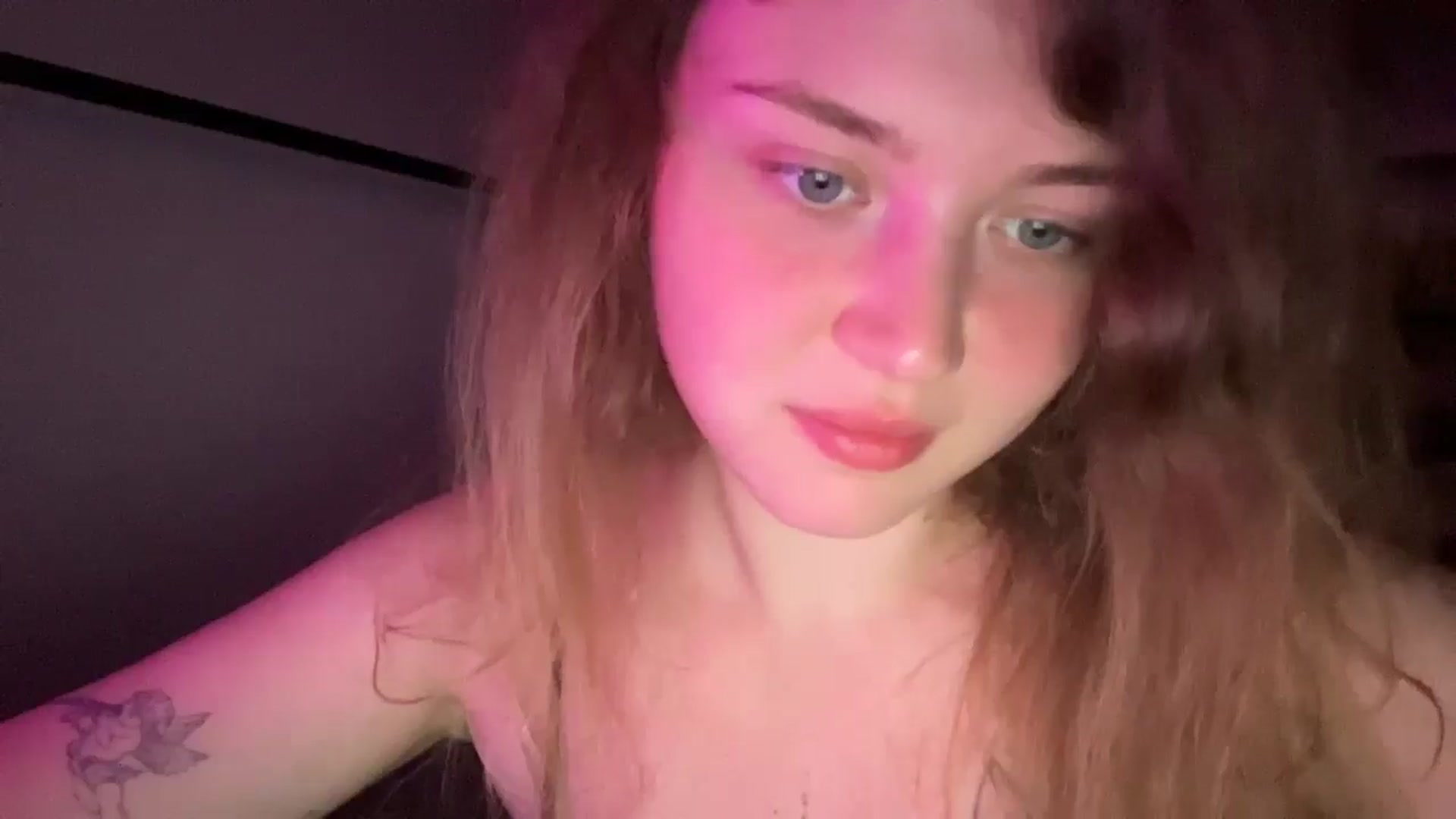 Gallery image thumbnail from Coconut_dream's myfreecams stream on, 08/09/2025, 23:10 image 9 of 20