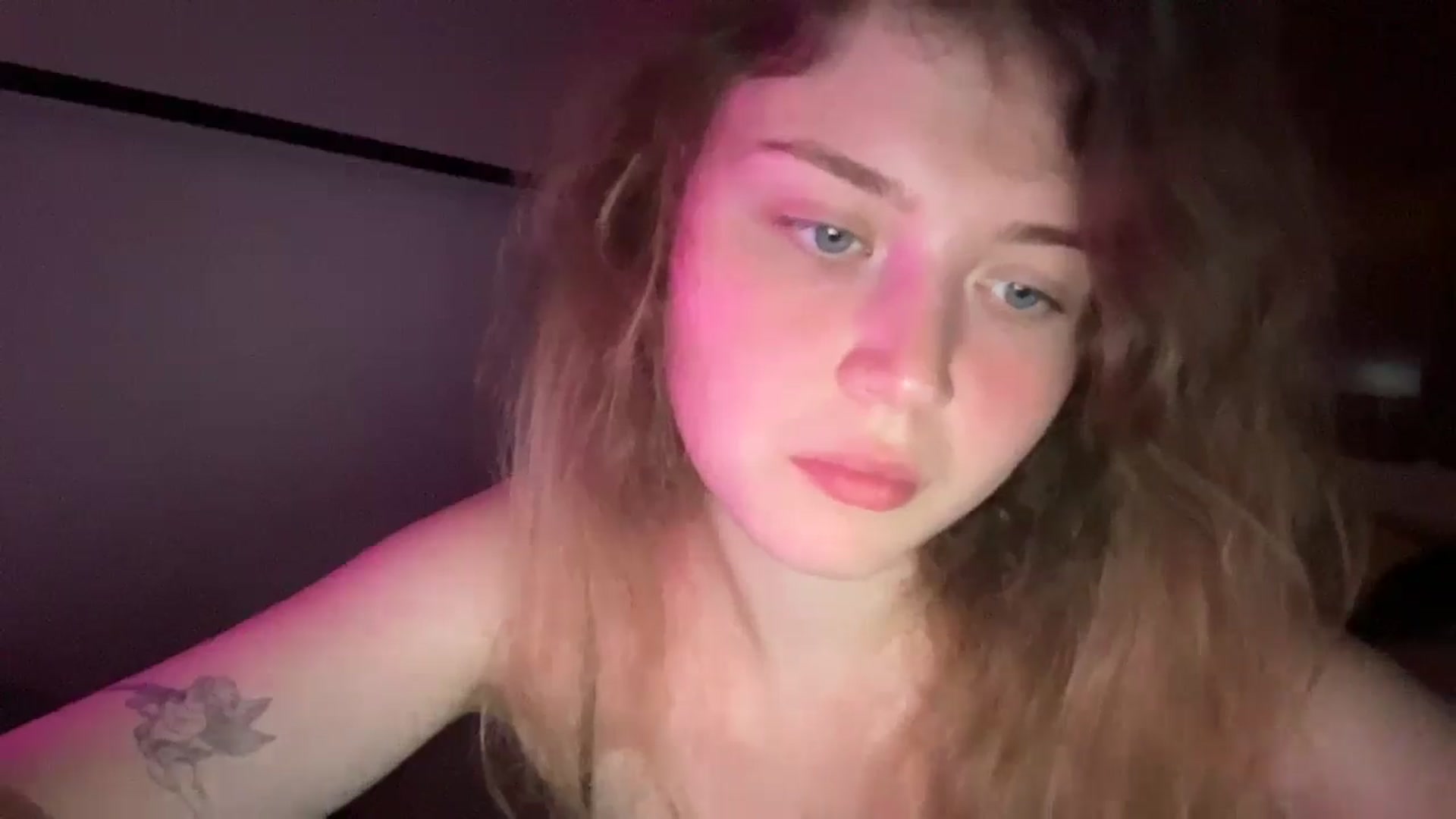 Gallery image thumbnail from Coconut_dream's myfreecams stream on, 08/09/2025, 23:10 image 19 of 20