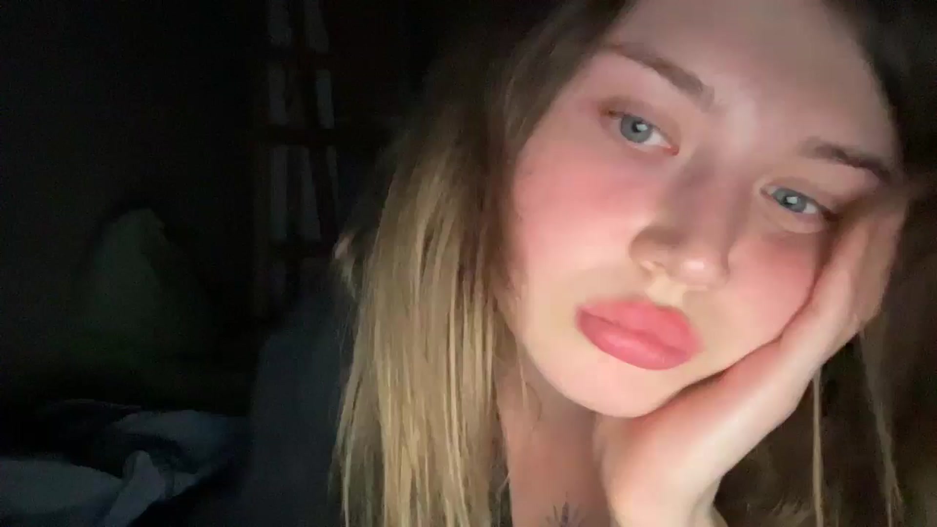 Gallery image thumbnail from Coconut_dream's myfreecams stream on, 08/22/2025, 23:04 image 20 of 20
