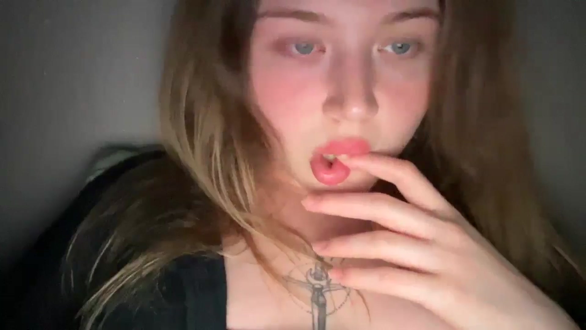 Gallery image thumbnail from Coconut_dream's myfreecams stream on, 08/22/2025, 23:04 image 6 of 20