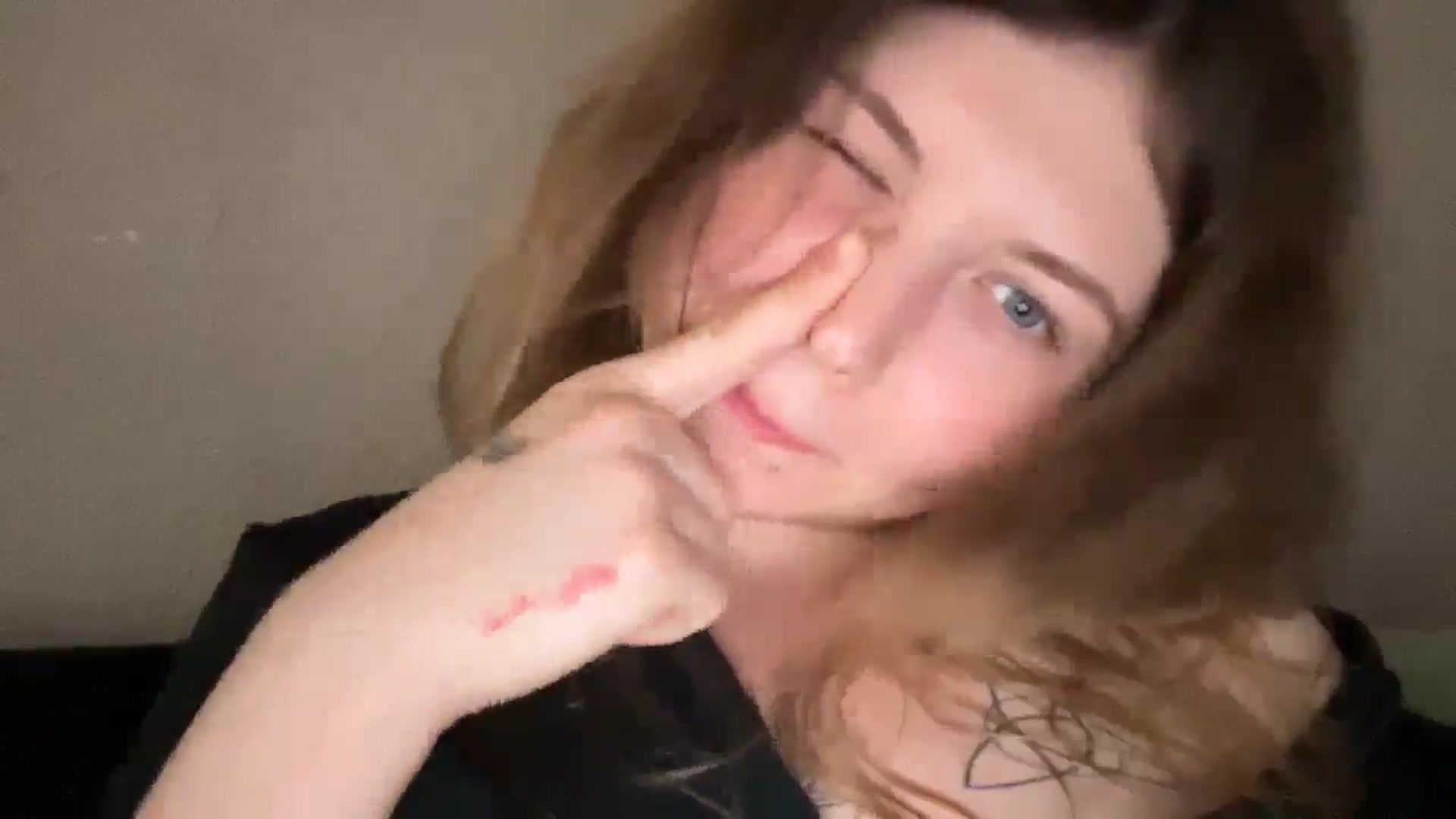 Gallery image thumbnail from Coconut_dream's myfreecams stream on, 08/27/2025, 23:26 image 3 of 20
