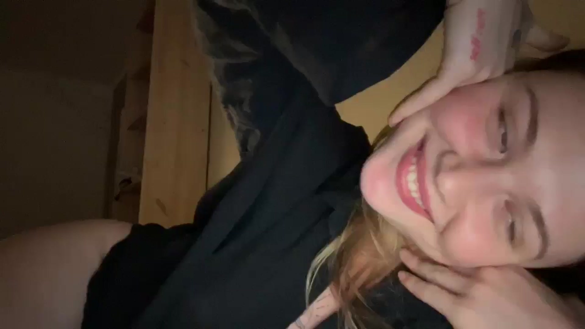 Gallery image thumbnail from Coconut_dream's myfreecams stream on, 09/03/2025, 22:39 image 17 of 20