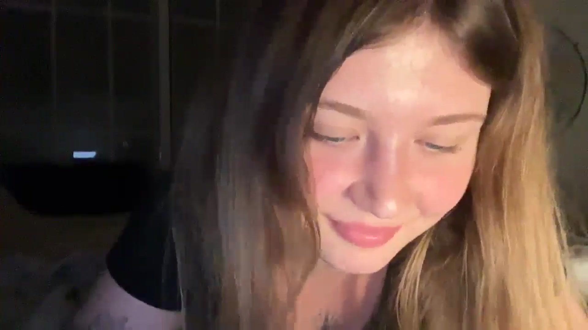 Gallery image thumbnail from Coconut_dream's myfreecams stream on, 09/04/2025, 21:11 image 12 of 20