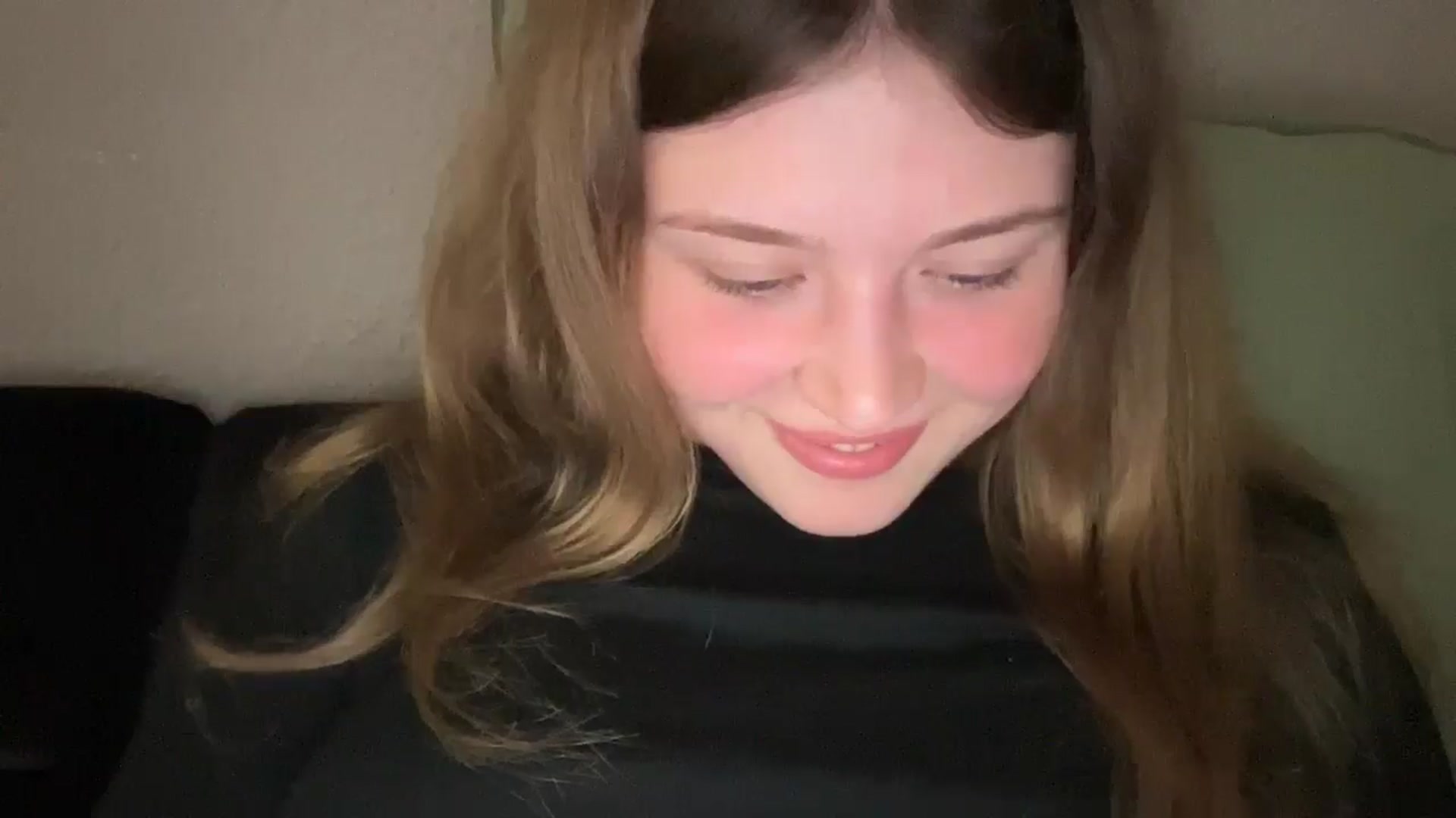 Gallery image thumbnail from Coconut_dream's myfreecams stream on, 09/04/2025, 23:36 image 9 of 20