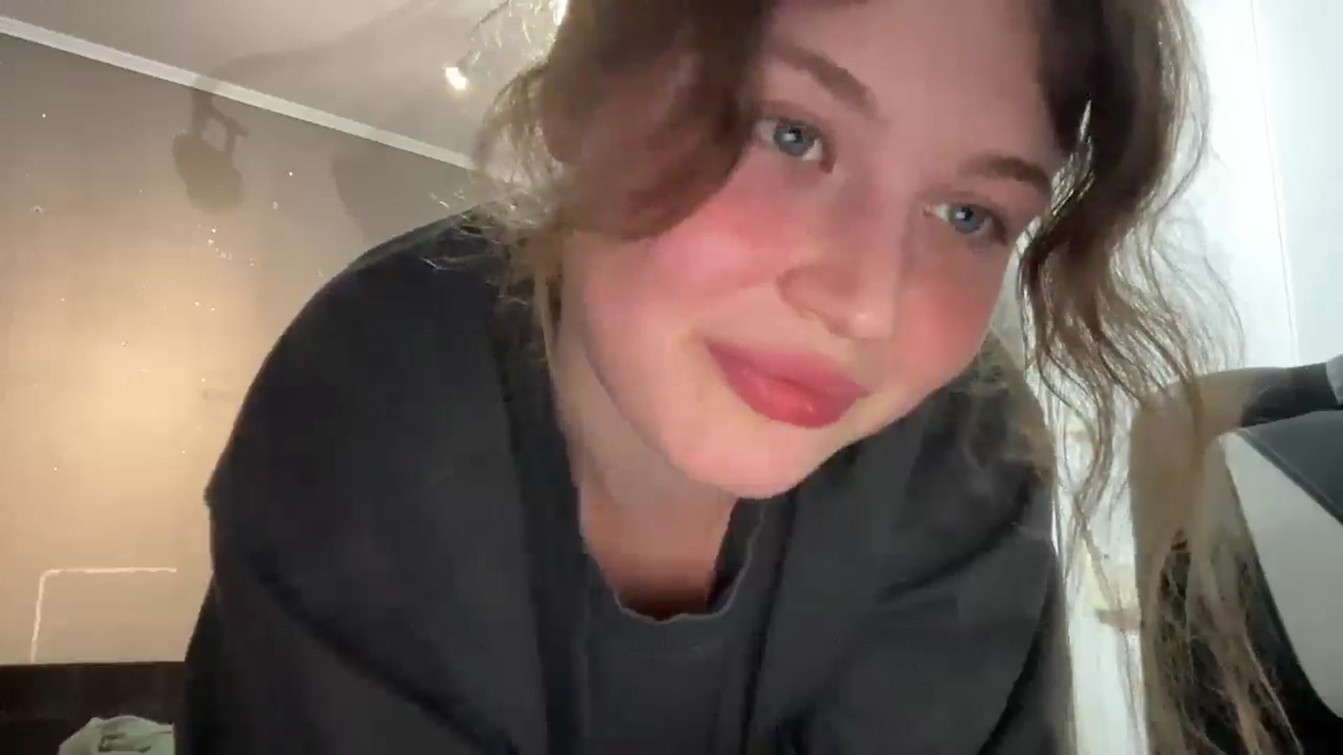 Gallery image thumbnail from Coconut_dream's myfreecams stream on, 09/06/2025, 23:10 image 5 of 20