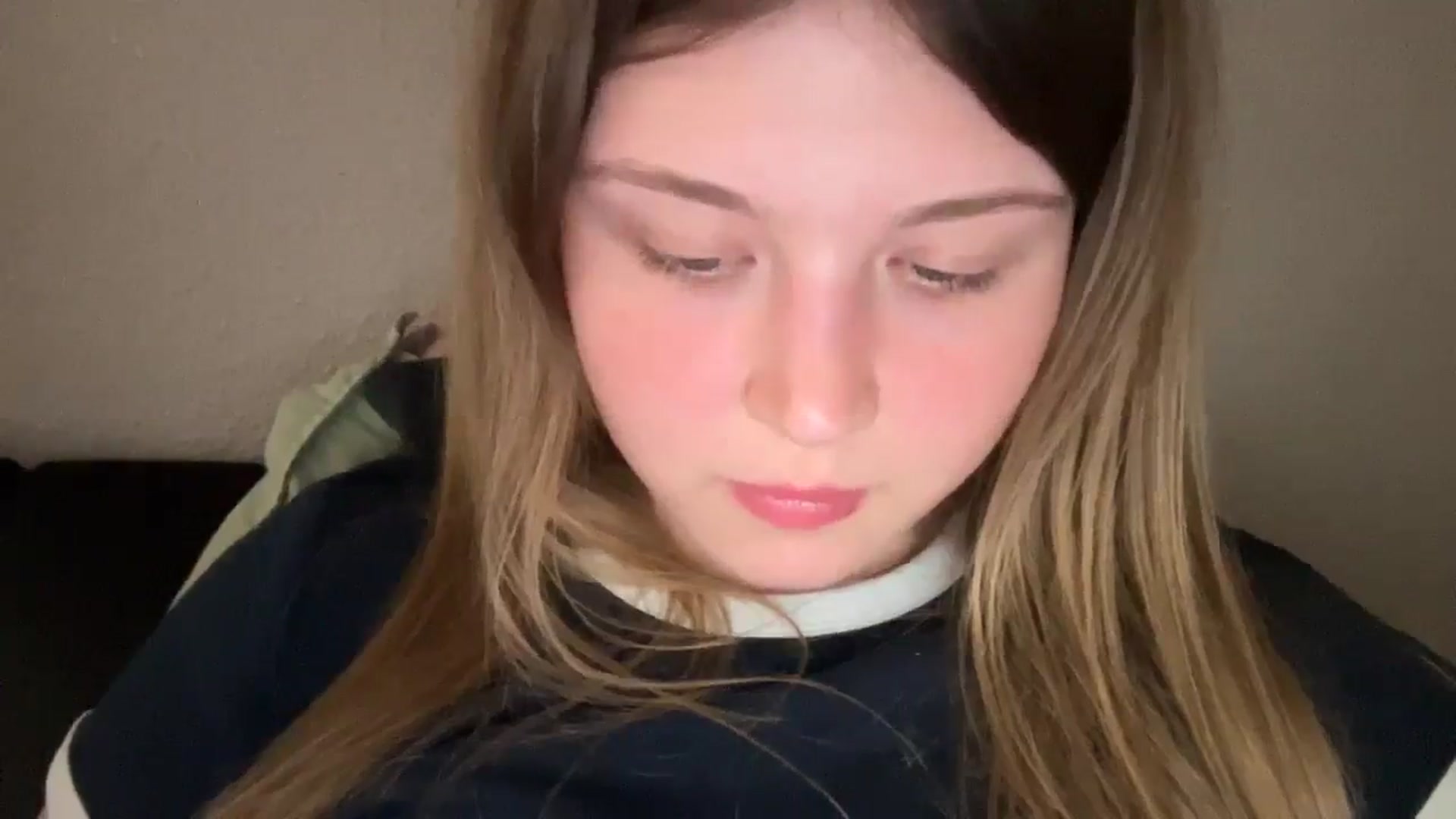 Gallery image thumbnail from Coconut_dream's myfreecams stream on, 09/11/2025, 23:31 image 2 of 20