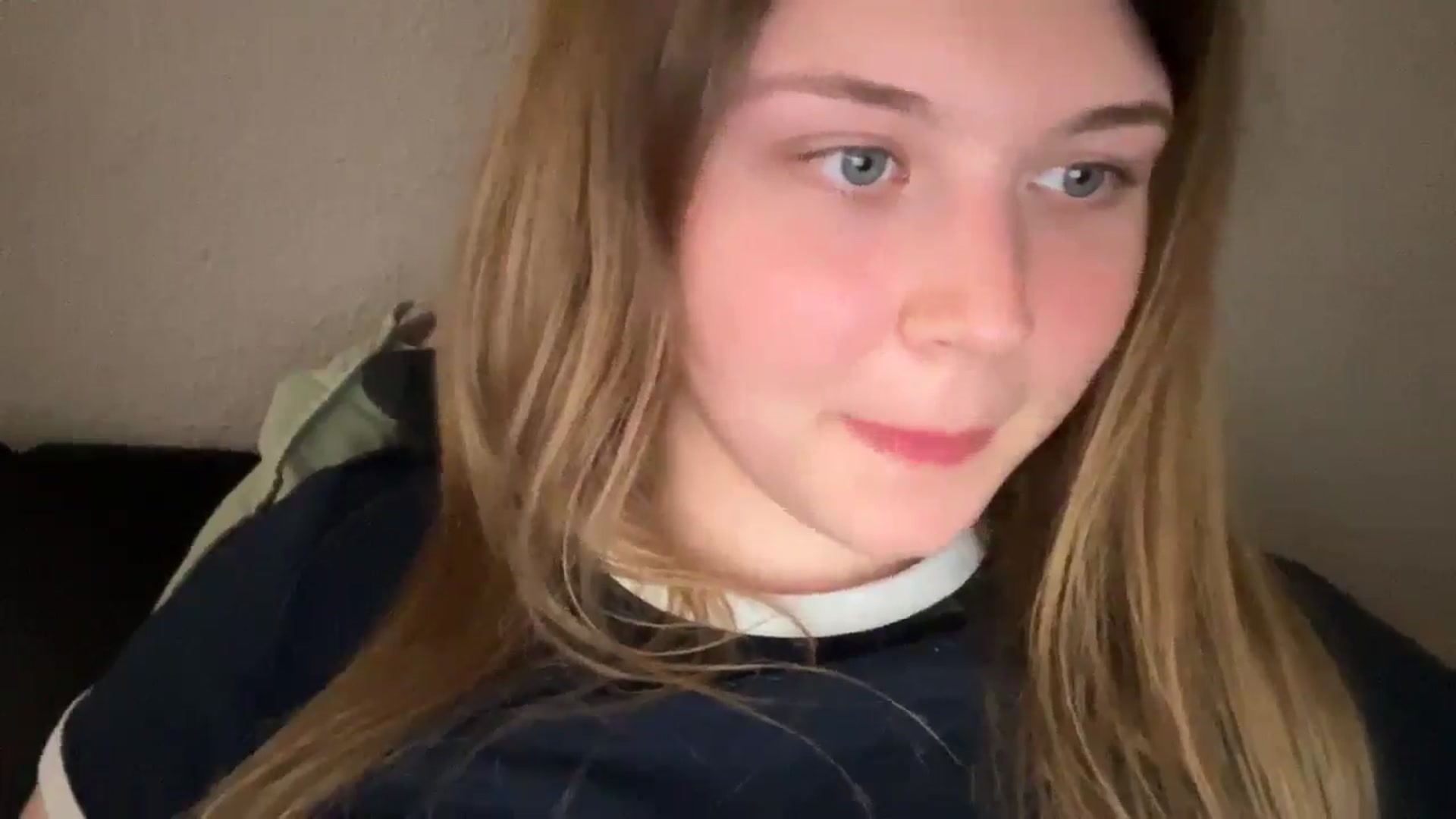 Gallery image thumbnail from Coconut_dream's myfreecams stream on, 09/11/2025, 23:31 image 3 of 20