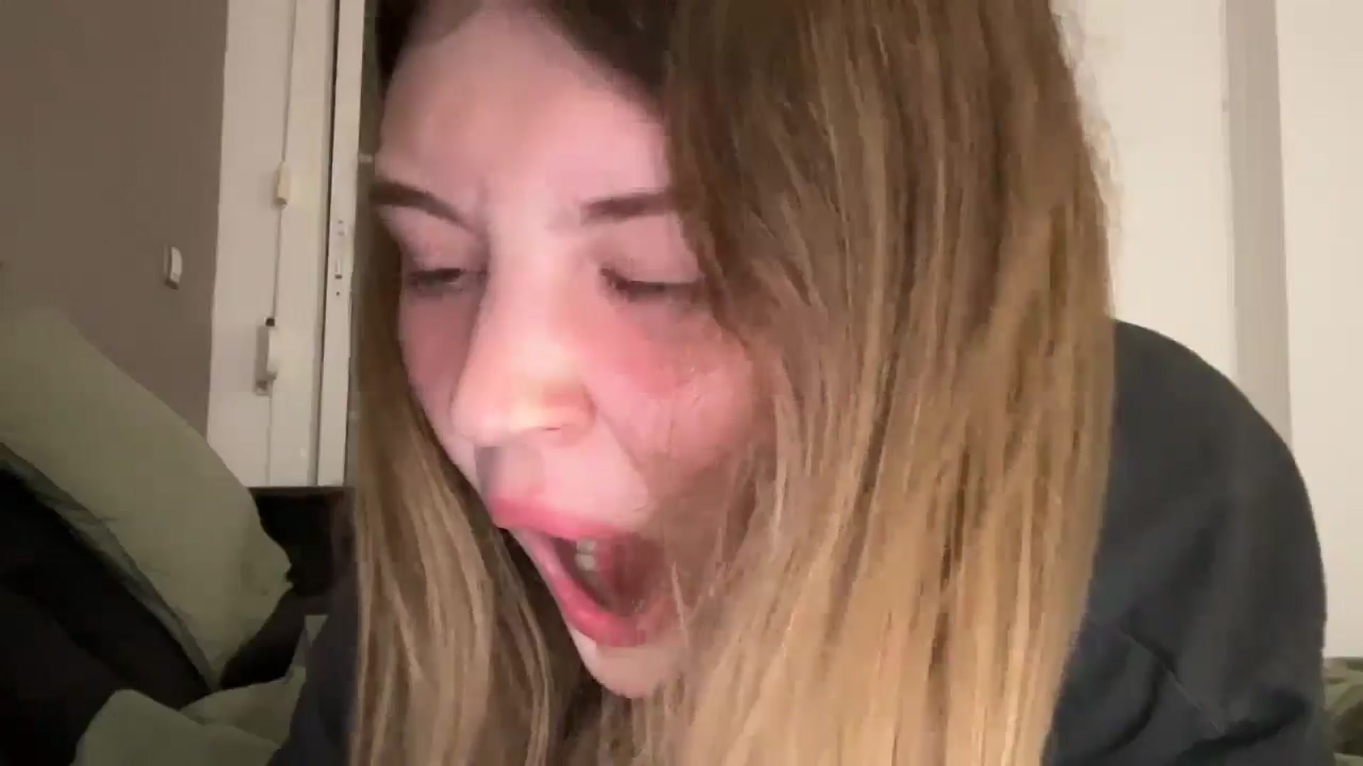 Gallery image thumbnail from Coconut_dream's myfreecams stream on, 09/12/2025, 20:50 image 12 of 20