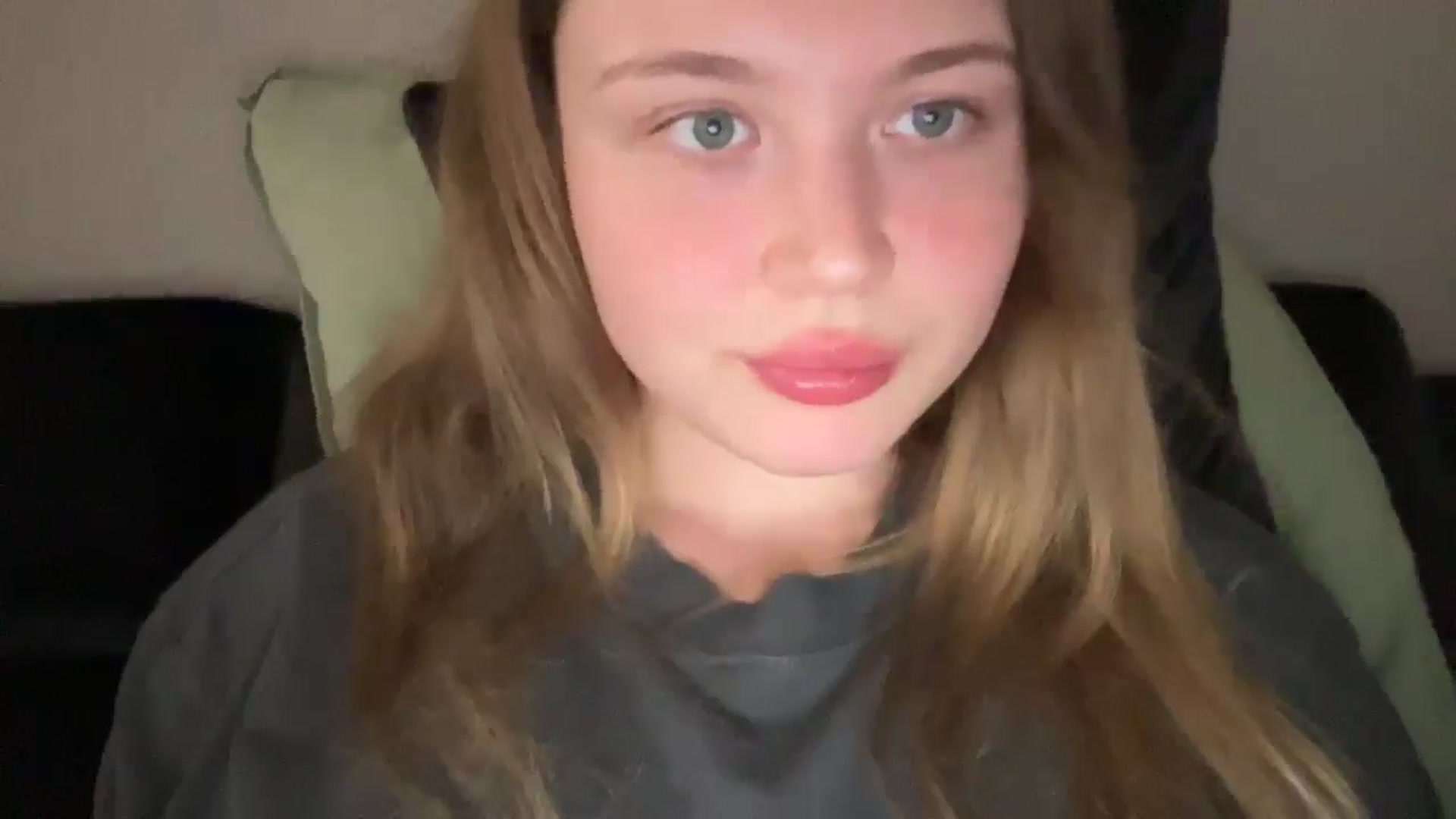 Gallery image thumbnail from Coconut_dream's myfreecams stream on, 09/12/2025, 20:50 image 2 of 20