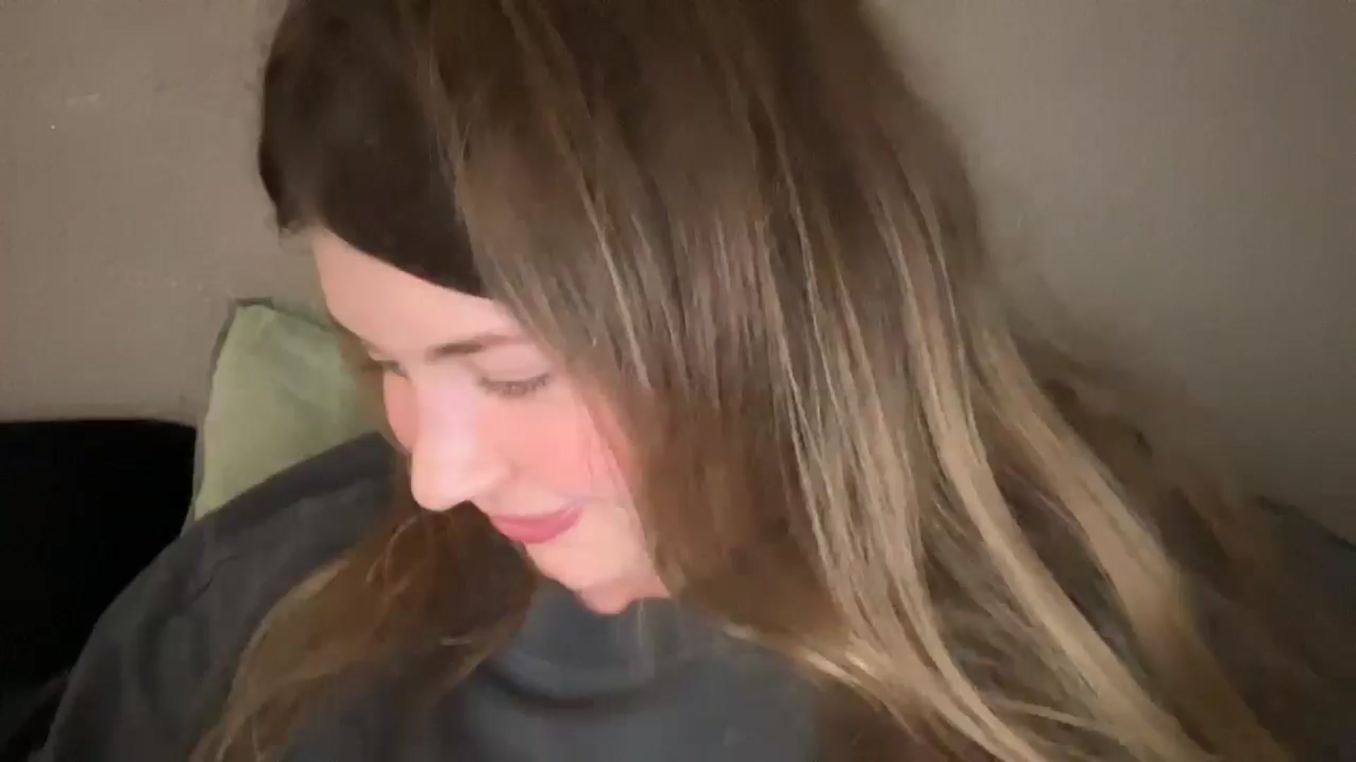 Gallery image thumbnail from Coconut_dream's myfreecams stream on, 09/12/2025, 22:45 image 10 of 20
