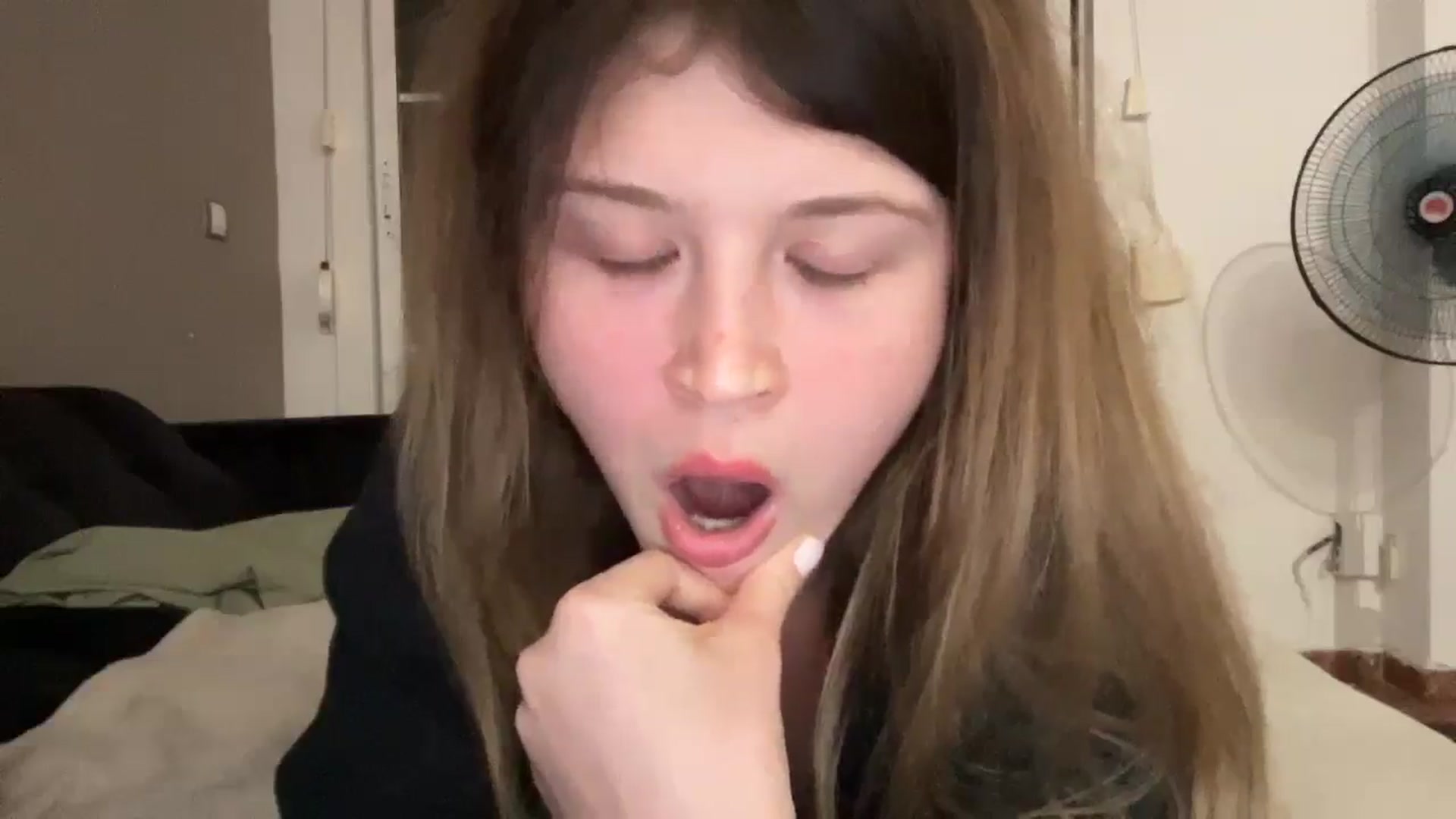 Gallery image thumbnail from Coconut_dream's myfreecams stream on, 09/16/2025, 22:46 image 18 of 20