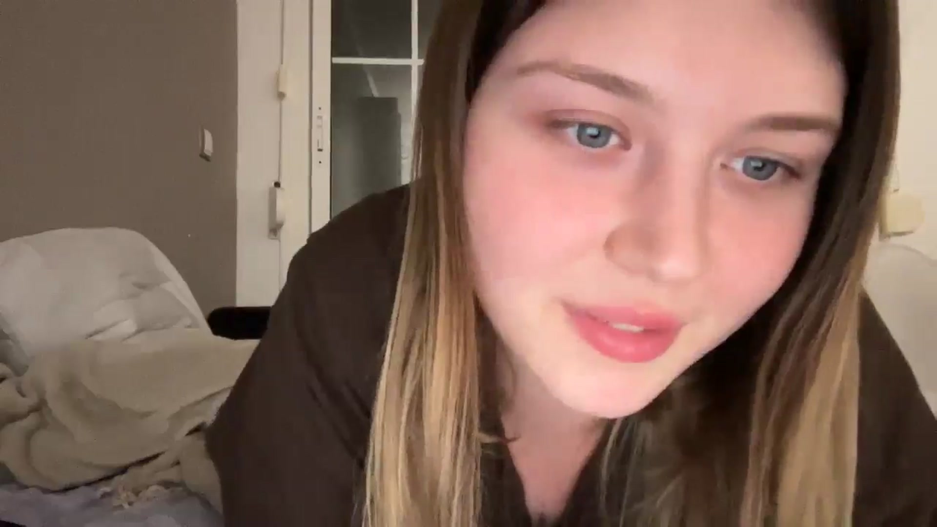 Gallery image thumbnail from Coconut_dream's myfreecams stream on, 09/26/2025, 21:31 image 16 of 20