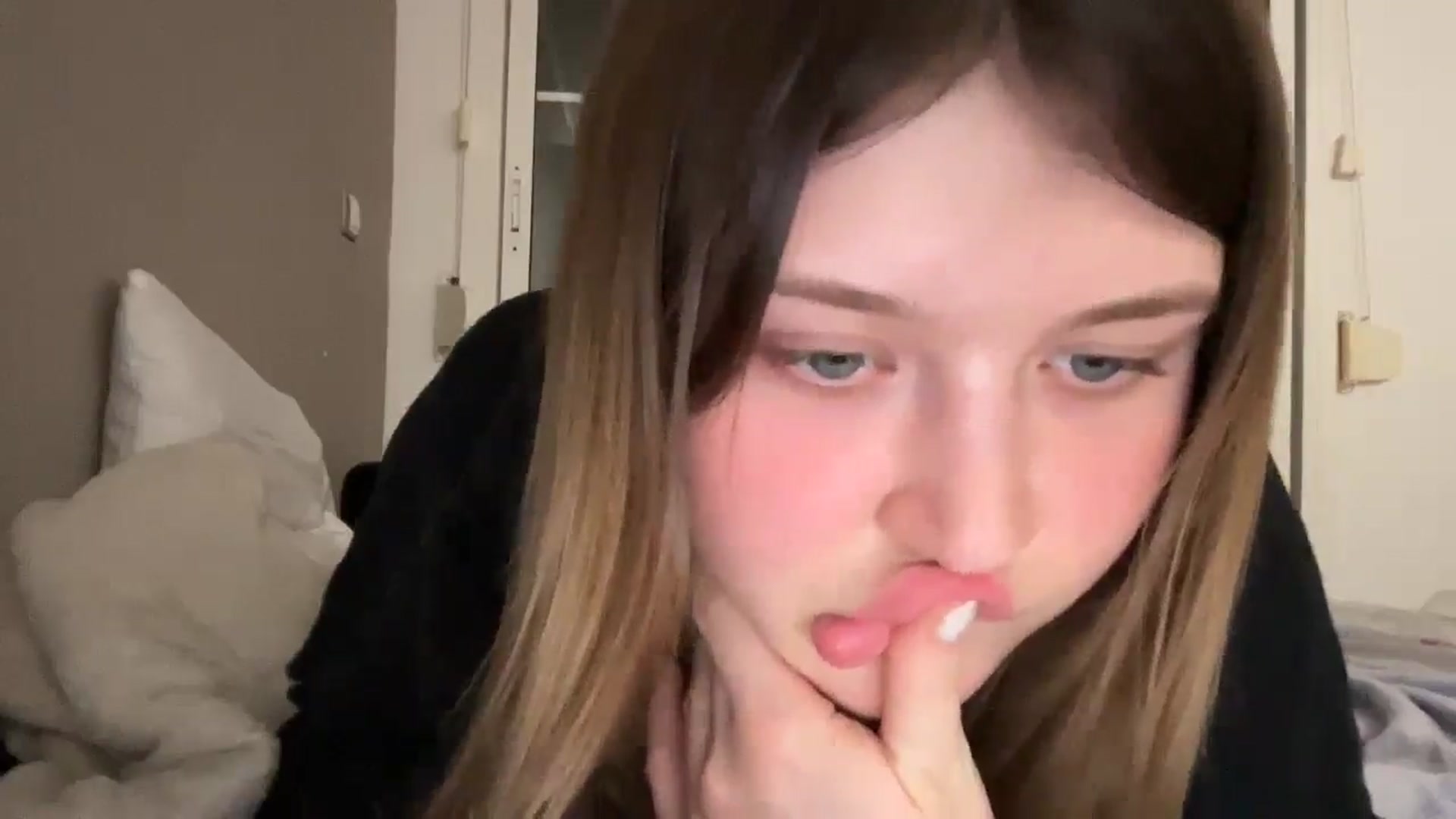 Gallery image thumbnail from Coconut_dream's myfreecams stream on, 09/27/2025, 21:39 image 14 of 20