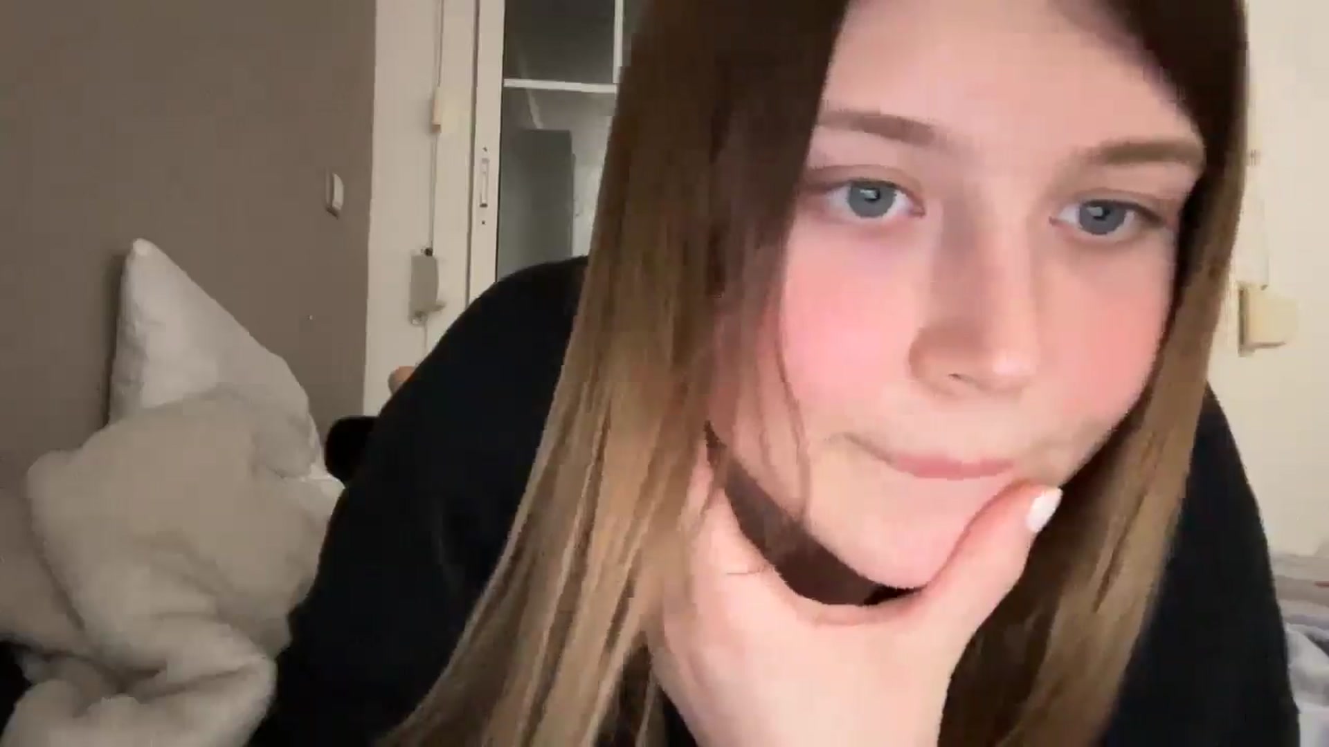 Gallery image thumbnail from Coconut_dream's myfreecams stream on, 09/27/2025, 21:39 image 15 of 20