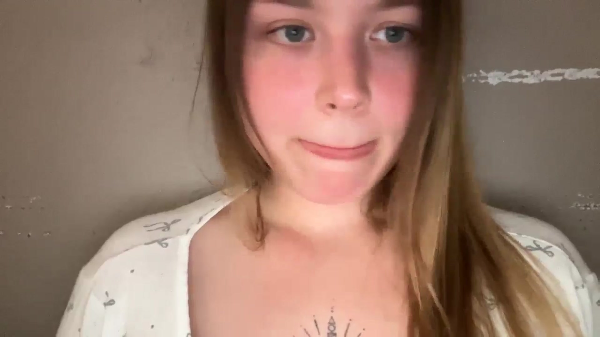 Gallery image thumbnail from Coconut_dream's myfreecams stream on, 09/29/2025, 24:23 image 10 of 20