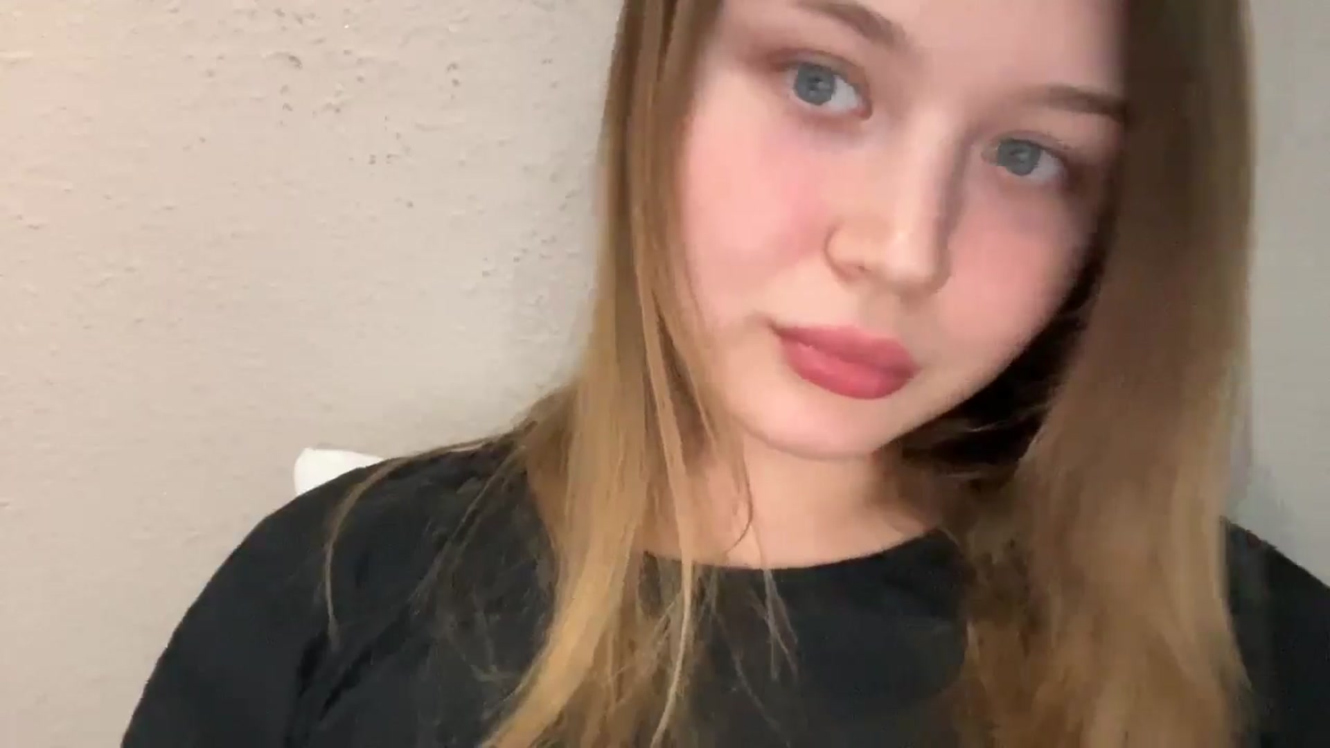 Gallery image thumbnail from Coconut_dream's myfreecams stream on, 09/29/2025, 21:10 image 19 of 20