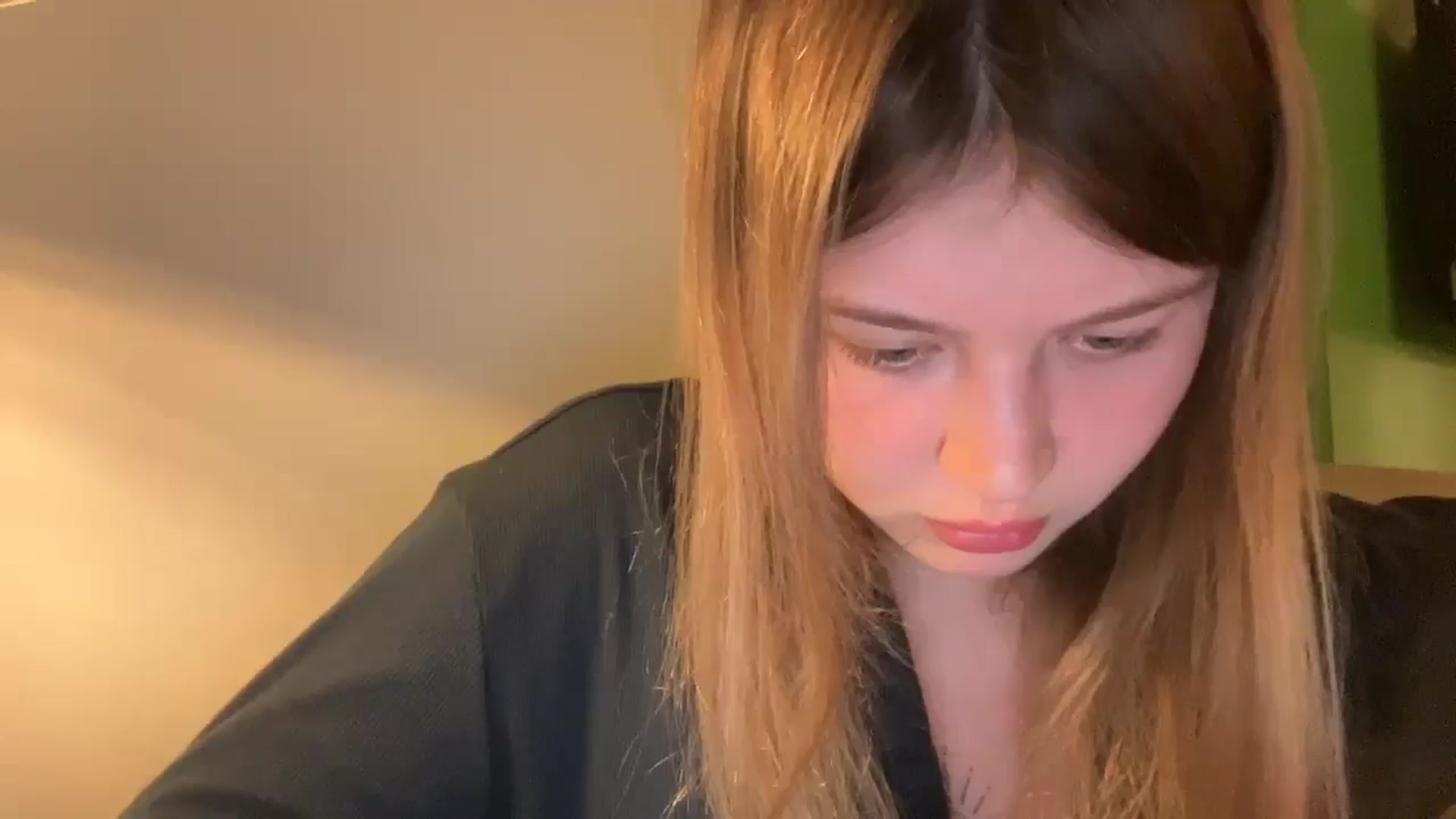 Gallery image thumbnail from Coconut_dream's myfreecams stream on, 10/04/2025, 19:09 image 4 of 20