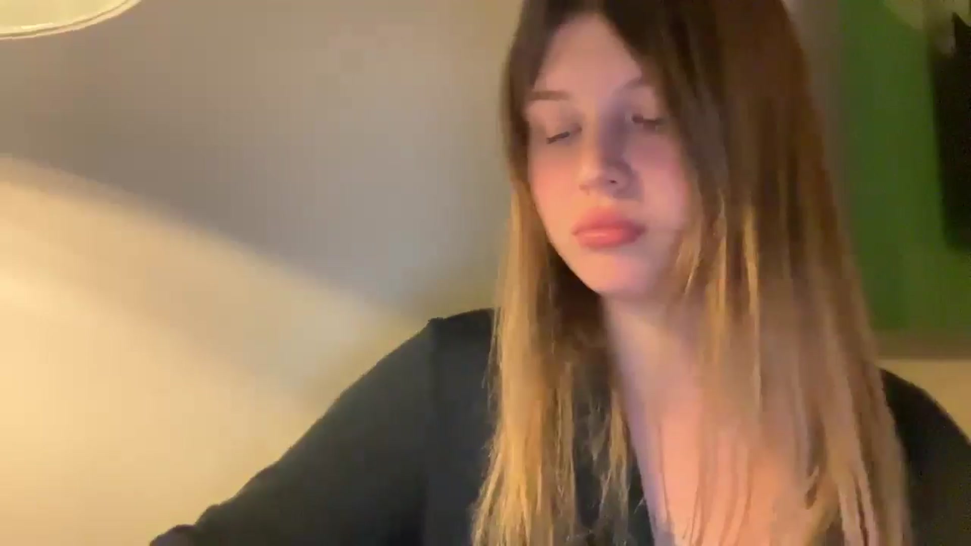 Gallery image thumbnail from Coconut_dream's myfreecams stream on, 10/04/2025, 21:32 image 10 of 20