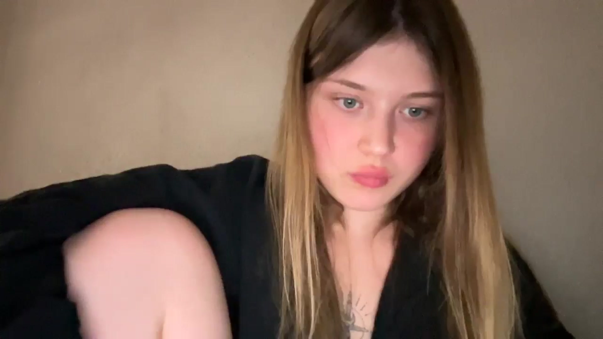 Gallery image thumbnail from Coconut_dream's myfreecams stream on, 10/06/2025, 20:17 image 15 of 20